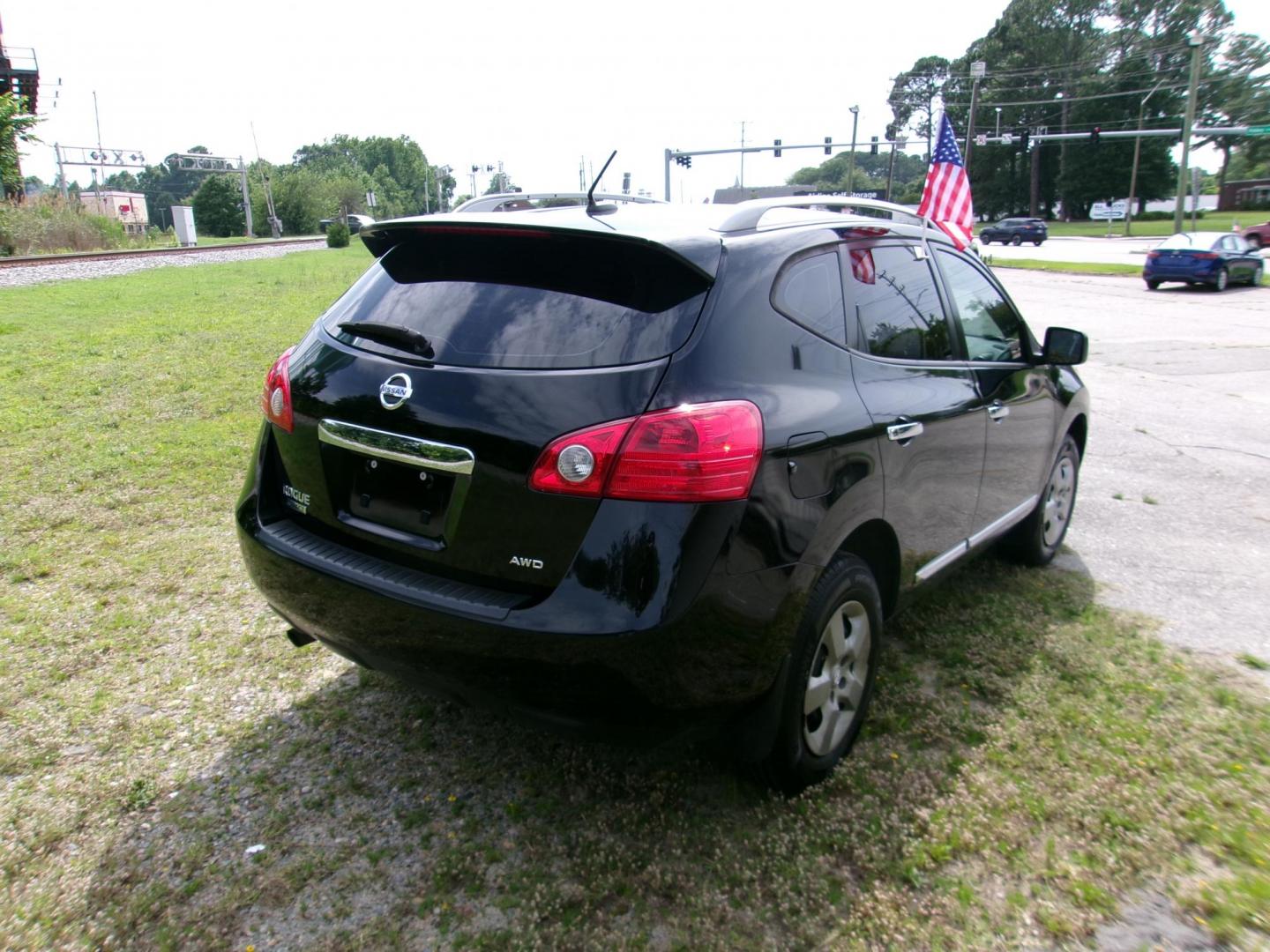 2015 Black Nissan Rogue Select S AWD (JN8AS5MV1FW) with an 2.5L L4 DOHC 16V engine, Continuously Variable Transmission transmission, located at 2553 Airline Blvd, Portsmouth, VA, 23701, (757) 488-8331, 36.813889, -76.357597 - ***VEHICLE TERMS*** Down Payment: $699 Weekly Payment: $110 APR: 23.9% Repayment Terms: 42 Months *** CALL ELIZABETH SMITH - DIRECTOR OF MARKETING @ 757-488-8331 TO SCHEDULE YOUR APPOINTMENT TODAY AND GET PRE-APPROVED RIGHT OVER THE PHONE*** - Photo#5