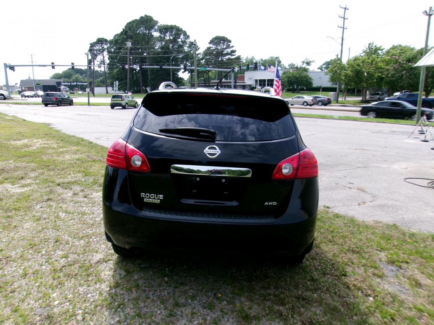 2015 Black Nissan Rogue Select S AWD (JN8AS5MV1FW) with an 2.5L L4 DOHC 16V engine, Continuously Variable Transmission transmission, located at 2553 Airline Blvd, Portsmouth, VA, 23701, (757) 488-8331, 36.813889, -76.357597 - ***VEHICLE TERMS*** Down Payment: $699 Weekly Payment: $110 APR: 23.9% Repayment Terms: 42 Months *** CALL ELIZABETH SMITH - DIRECTOR OF MARKETING @ 757-488-8331 TO SCHEDULE YOUR APPOINTMENT TODAY AND GET PRE-APPROVED RIGHT OVER THE PHONE*** - Photo#6