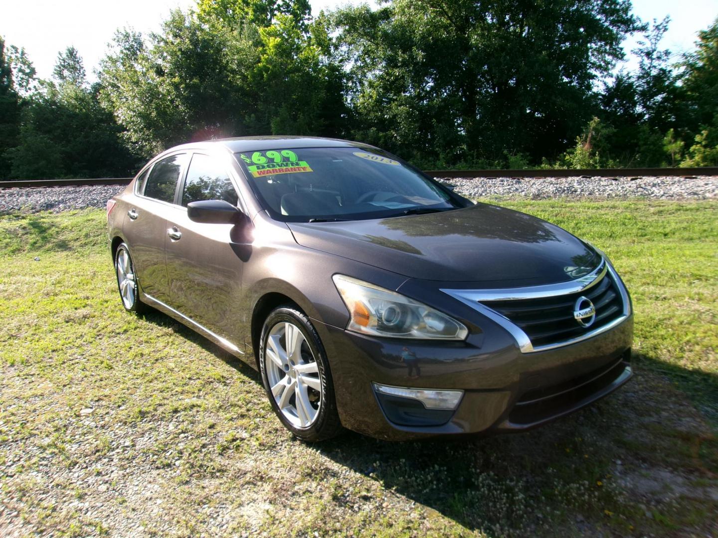 2013 Bronze Nissan Altima 3.5 SV (1N4BL3AP3DC) with an 3.5L V6 DOHC 24V engine, Continuously Variable Transmission transmission, located at 2553 Airline Blvd, Portsmouth, VA, 23701, (757) 488-8331, 36.813889, -76.357597 - ***VEHICLE TERMS*** Down Payment: $699 Weekly Payment: $105 APR: 23.9% Repayment Terms: 42 Months *** CALL ELIZABETH SMITH - DIRECTOR OF MARKETING @ 757-488-8331 TO SCHEDULE YOUR APPOINTMENT TODAY AND GET PRE-APPROVED RIGHT OVER THE PHONE*** - Photo#3