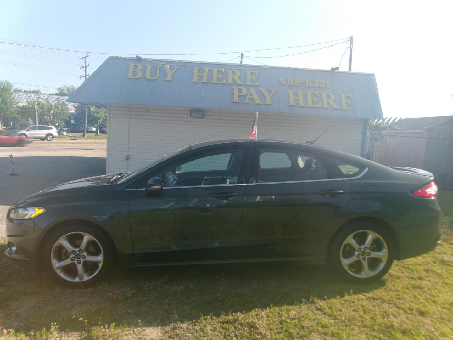 2016 Gray Ford Fusion SE (3FA6P0HD9GR) with an 1.5L L4 DOHC 16V engine, 6-Speed Automatic transmission, located at 2553 Airline Blvd, Portsmouth, VA, 23701, (757) 488-8331, 36.813889, -76.357597 - ***VEHICLE TERMS*** Down Payment: $999 Weekly Payment: $115 APR: 23.9% Repayment Terms: 42 Months *** CALL ELIZABETH SMITH - DIRECTOR OF MARKETING @ 757-488-8331 TO SCHEDULE YOUR APPOINTMENT TODAY AND GET PRE-APPROVED RIGHT OVER THE PHONE*** - Photo#0