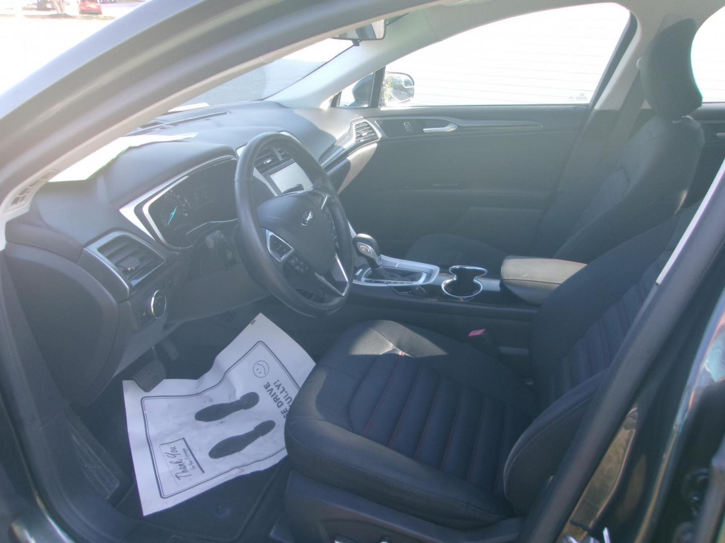 2016 Gray Ford Fusion SE (3FA6P0HD9GR) with an 1.5L L4 DOHC 16V engine, 6-Speed Automatic transmission, located at 2553 Airline Blvd, Portsmouth, VA, 23701, (757) 488-8331, 36.813889, -76.357597 - ***VEHICLE TERMS*** Down Payment: $999 Weekly Payment: $115 APR: 23.9% Repayment Terms: 42 Months *** CALL ELIZABETH SMITH - DIRECTOR OF MARKETING @ 757-488-8331 TO SCHEDULE YOUR APPOINTMENT TODAY AND GET PRE-APPROVED RIGHT OVER THE PHONE*** - Photo#7