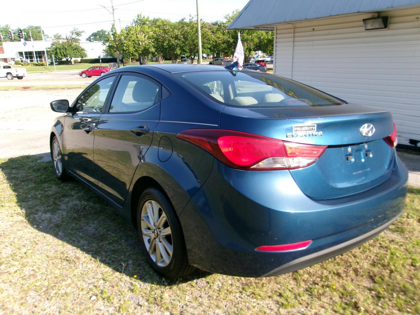 2015 Blue Hyundai Elantra Limited (KMHDH4AE4FU) with an 1.8L L4 DOHC 16V engine, 6-Speed Automatic transmission, located at 2553 Airline Blvd, Portsmouth, VA, 23701, (757) 488-8331, 36.813889, -76.357597 - ***VEHICLE TERMS*** Down Payment: $699 Weekly Payment: $110 APR: 23.9% Repayment Terms: 42 Months *** CALL ELIZABETH SMITH - DIRECTOR OF MARKETING @ 757-488-8331 TO SCHEDULE YOUR APPOINTMENT TODAY AND GET PRE-APPROVED RIGHT OVER THE PHONE*** - Photo#7