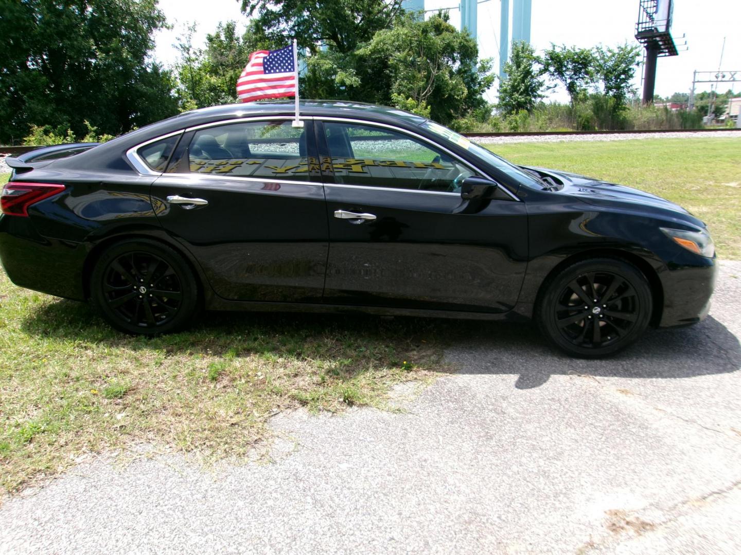 2017 Black Nissan Altima 2.5 S (1N4AL3AP2HC) with an 2.5L L4 DOHC 16V engine, CVT transmission, located at 2553 Airline Blvd, Portsmouth, VA, 23701, (757) 488-8331, 36.813889, -76.357597 - ***VEHICLE TERMS*** Down Payment: $999 Weekly Payment: $115 APR: 23.9% Repayment Terms: 42 Months *** CALL ELIZABETH SMITH - DIRECTOR OF MARKETING @ 757-488-8331 TO SCHEDULE YOUR APPOINTMENT TODAY AND GET PRE-APPROVED RIGHT OVER THE PHONE*** - Photo#4