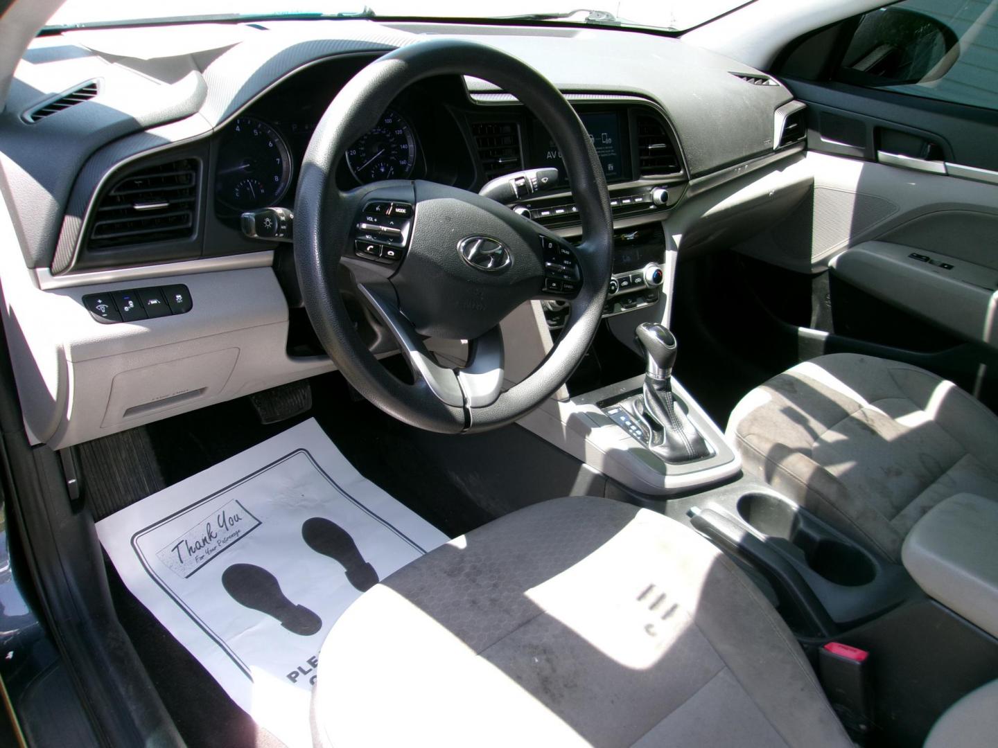 2020 Gray Hyundai Elantra Limited (5NPD84LF0LH) with an 1.8L L4 DOHC 16V engine, 6A transmission, located at 2553 Airline Blvd, Portsmouth, VA, 23701, (757) 488-8331, 36.813889, -76.357597 - ***VEHICLE TERMS*** Down Payment: $1499 Weekly Payment: $115 APR: 23.9% Repayment Terms: 42 Months *** CALL ELIZABETH SMITH - DIRECTOR OF MARKETING @ 757-488-8331 TO SCHEDULE YOUR APPOINTMENT TODAY AND GET PRE-APPROVED RIGHT OVER THE PHONE*** - Photo#9