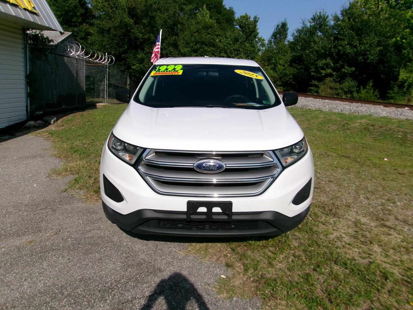 2015 White Ford Edge SE FWD (2FMTK3G95FB) with an 2.0L L4 DOHC 16V engine, 6-Speed Automatic transmission, located at 2553 Airline Blvd, Portsmouth, VA, 23701, (757) 488-8331, 36.813889, -76.357597 - ***VEHICLE TERMS*** Down Payment: $999 Weekly Payment: $115 APR: 23.9% Repayment Terms: 42 Months *** CALL ELIZABETH SMITH - DIRECTOR OF MARKETING @ 757-488-8331 TO SCHEDULE YOUR APPOINTMENT TODAY AND GET PRE-APPROVED RIGHT OVER THE PHONE*** - Photo#2