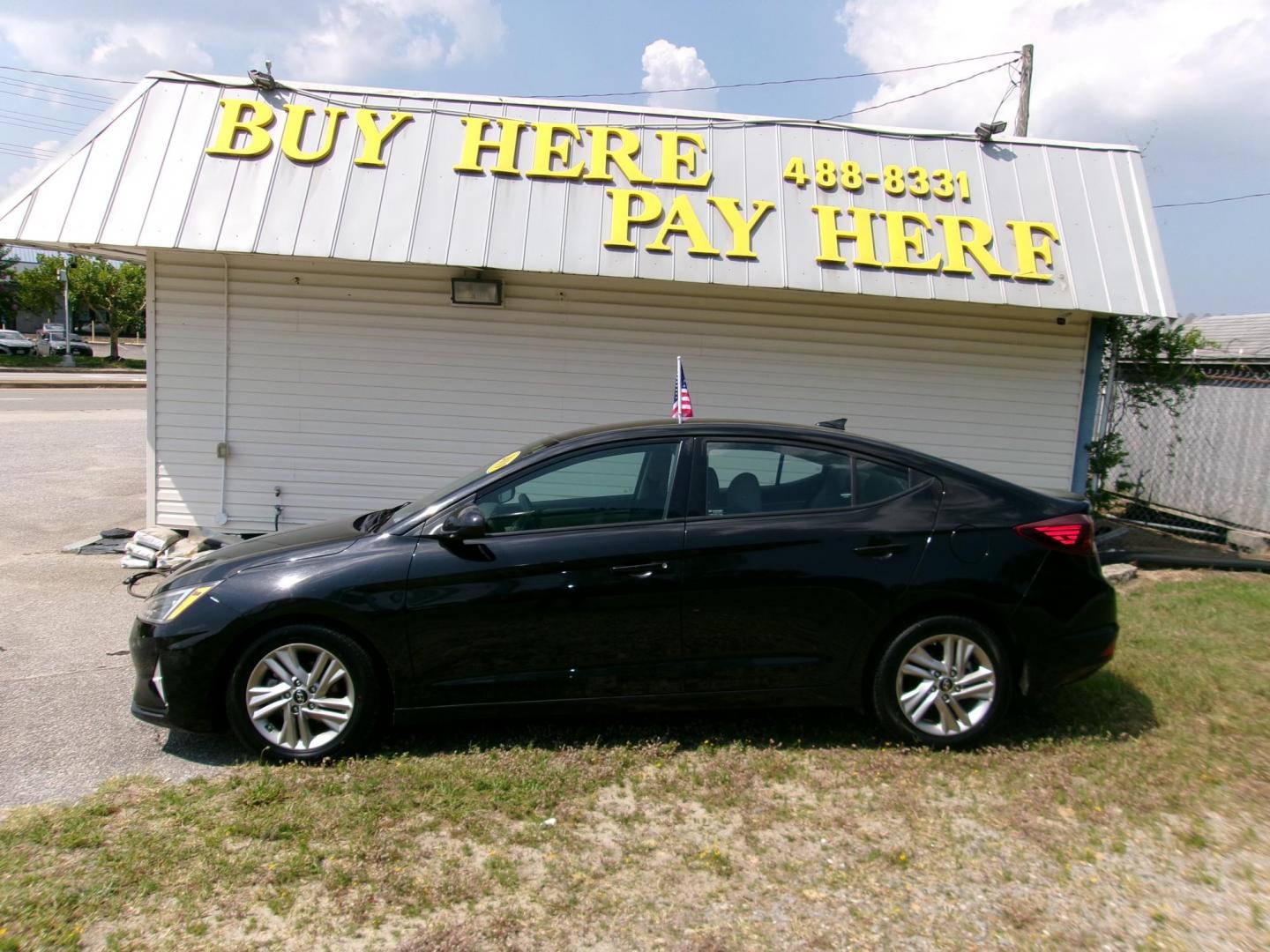 2019 Black Hyundai Elantra Limited (5NPD84LF5KH) with an 1.8L L4 DOHC 16V engine, 6A transmission, located at 2553 Airline Blvd, Portsmouth, VA, 23701, (757) 488-8331, 36.813889, -76.357597 - ***VEHICLE TERMS*** Down Payment: $999 Weekly Payment: $120 APR: 23.9% Repayment Terms: 42 Months *** CALL ELIZABETH SMITH - DIRECTOR OF MARKETING @ 757-488-8331 TO SCHEDULE YOUR APPOINTMENT TODAY AND GET PRE-APPROVED RIGHT OVER THE PHONE*** - Photo#0