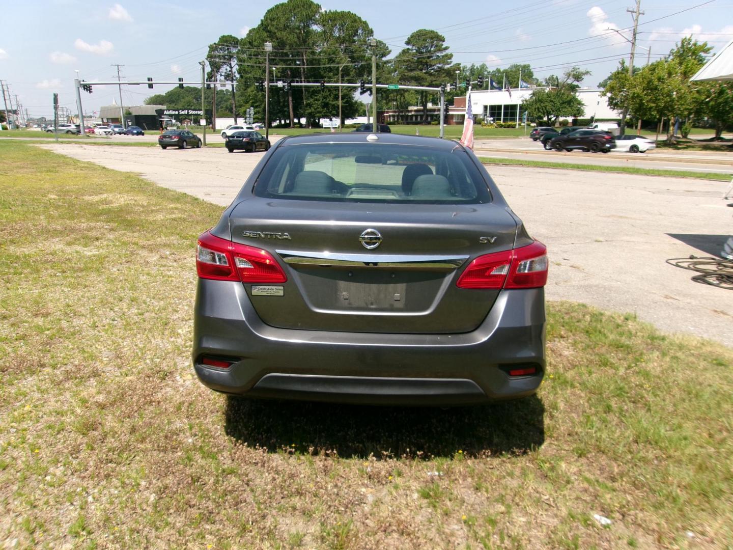 2019 Gray Nissan Sentra S CVT (3N1AB7AP7KY) with an 1.8L L4 SFI DOHC 16V engine, CVT transmission, located at 2553 Airline Blvd, Portsmouth, VA, 23701, (757) 488-8331, 36.813889, -76.357597 - ***VEHICLE TERMS*** Down Payment: $999 Weekly Payment: $115 APR: 23.9% Repayment Terms: 42 Months *** CALL ELIZABETH SMITH - DIRECTOR OF MARKETING @ 757-488-8331 TO SCHEDULE YOUR APPOINTMENT TODAY AND GET PRE-APPROVED RIGHT OVER THE PHONE*** - Photo#6