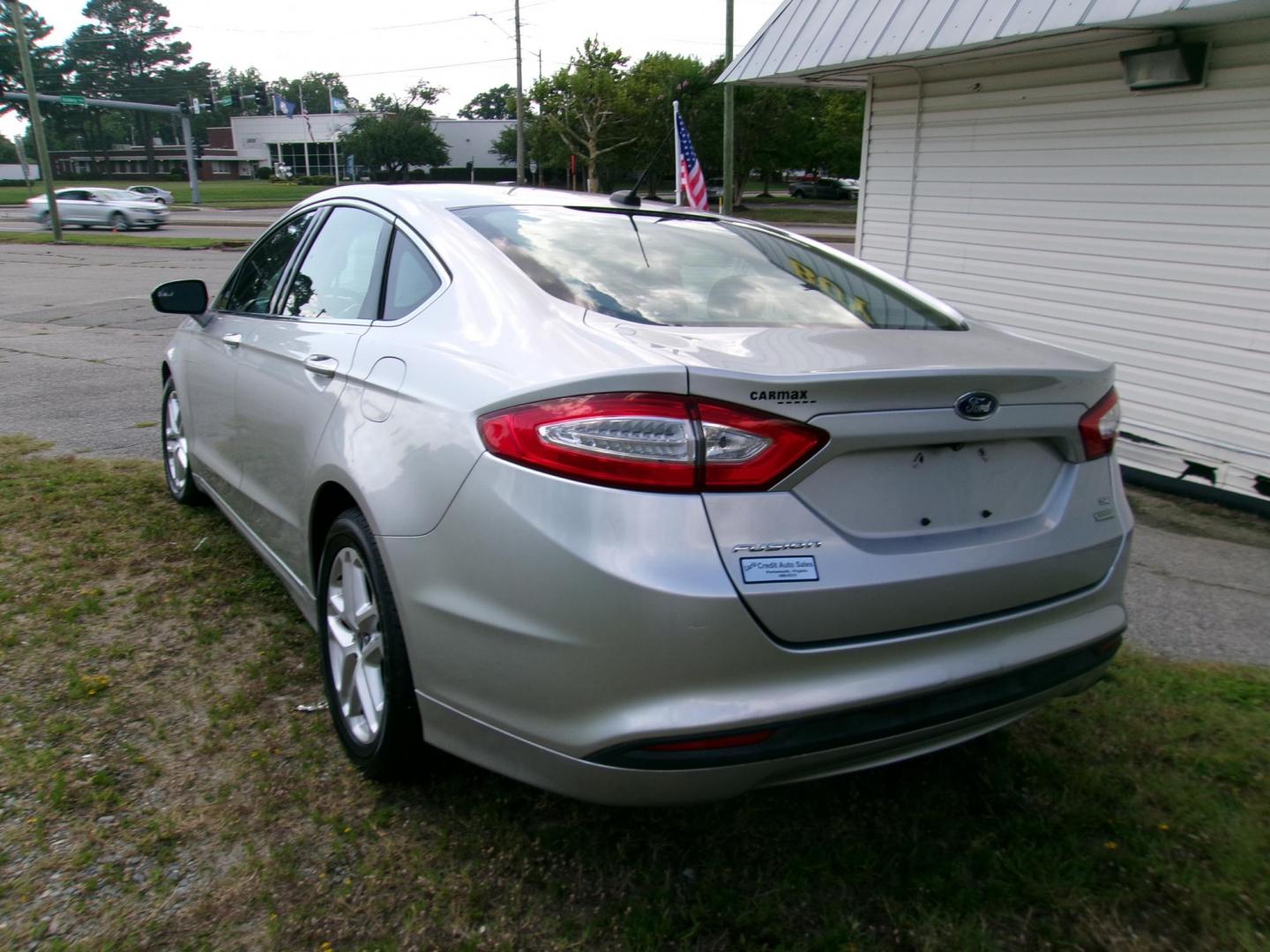 2015 Silver Ford Fusion SE (1FA6P0HD0F5) with an 1.5L L4 DOHC 16V engine, located at 2553 Airline Blvd, Portsmouth, VA, 23701, (757) 488-8331, 36.813889, -76.357597 - Photo#7