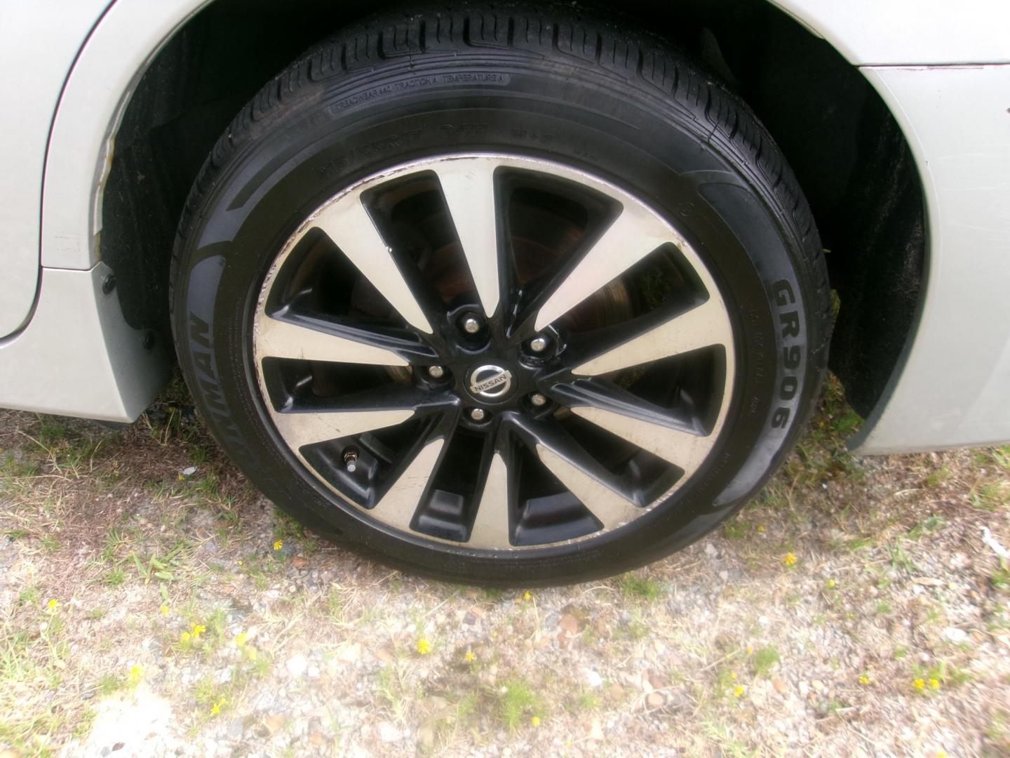 2018 Silver Nissan Altima 2.5 (1N4AL3AP8JC) with an 2.5L L4 DOHC 16V engine, CVT transmission, located at 2553 Airline Blvd, Portsmouth, VA, 23701, (757) 488-8331, 36.813889, -76.357597 - ***VEHICLE TERMS*** Down Payment: $1299 Weekly Payment: $120 APR: 23.9% Repayment Terms: 42 Months *** CALL ELIZABETH SMITH - DIRECTOR OF MARKETING @ 757-488-8331 TO SCHEDULE YOUR APPOINTMENT TODAY AND GET PRE-APPROVED RIGHT OVER THE PHONE*** - Photo#8