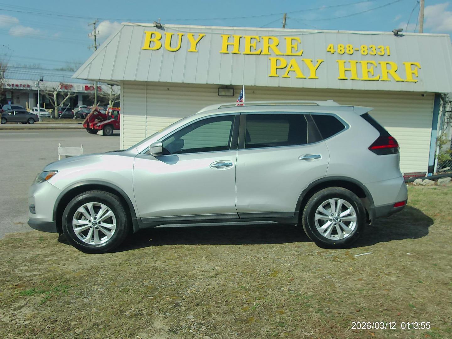 2018 Silver Nissan Rogue SV 2WD (5N1AT2MT7JC) with an 2.5L L4 DOHC 16V engine, CVT transmission, located at 2553 Airline Blvd, Portsmouth, VA, 23701, (757) 488-8331, 36.813889, -76.357597 - ***VEHICLE TERMS*** Down Payment: $999 Weekly Payment: $105 APR: 23.9% Repayment Terms: 42 Months *** CALL ELIZABETH SMITH - DIRECTOR OF MARKETING @ 757-488-8331 TO SCHEDULE YOUR APPOINTMENT TODAY AND GET PRE-APPROVED RIGHT OVER THE PHONE*** - Photo#0