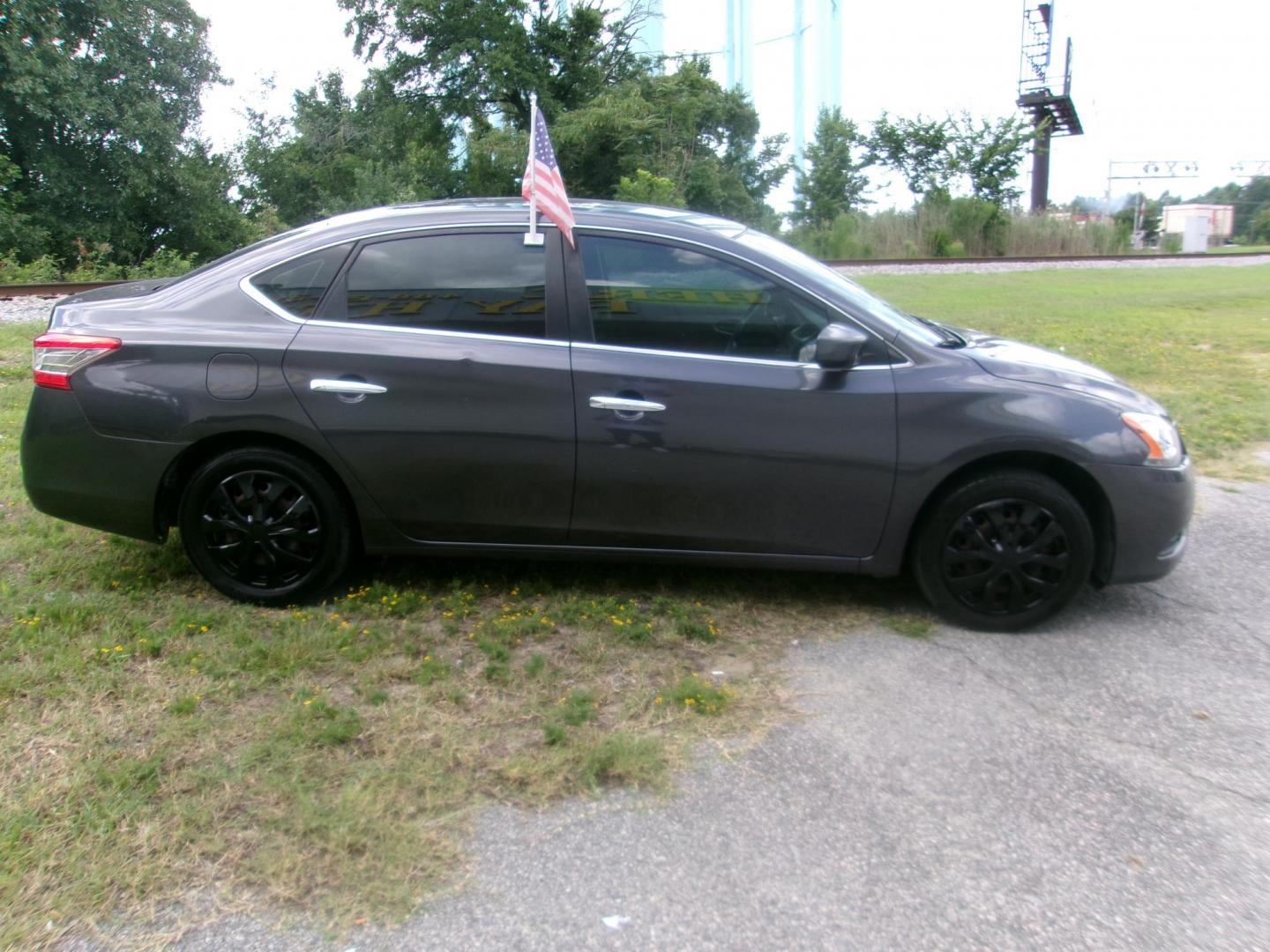 2014 Gray Nissan Sentra S 6MT (3N1AB7AP2EY) with an 1.8L L4 SFI DOHC 16V engine, 6-Speed Manual transmission, located at 2553 Airline Blvd, Portsmouth, VA, 23701, (757) 488-8331, 36.813889, -76.357597 - Photo#4