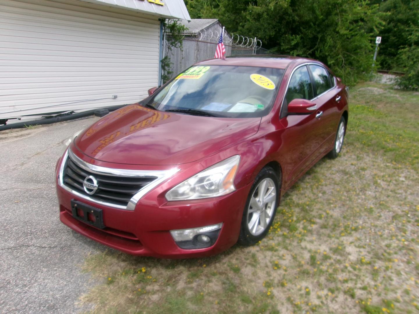 2015 Red Nissan Altima 2.5 S (1N4AL3AP3FC) with an 2.5L L4 DOHC 16V engine, Continuously Variable Transmission transmission, located at 2553 Airline Blvd, Portsmouth, VA, 23701, (757) 488-8331, 36.813889, -76.357597 - ***VEHICLE TERMS*** Down Payment: $999 Weekly Payment: $115 APR: 23.9% Repayment Terms: 42 Months *** CALL ELIZABETH SMITH - DIRECTOR OF MARKETING @ 757-488-8331 TO SCHEDULE YOUR APPOINTMENT TODAY AND GET PRE-APPROVED RIGHT OVER THE PHONE*** - Photo#1