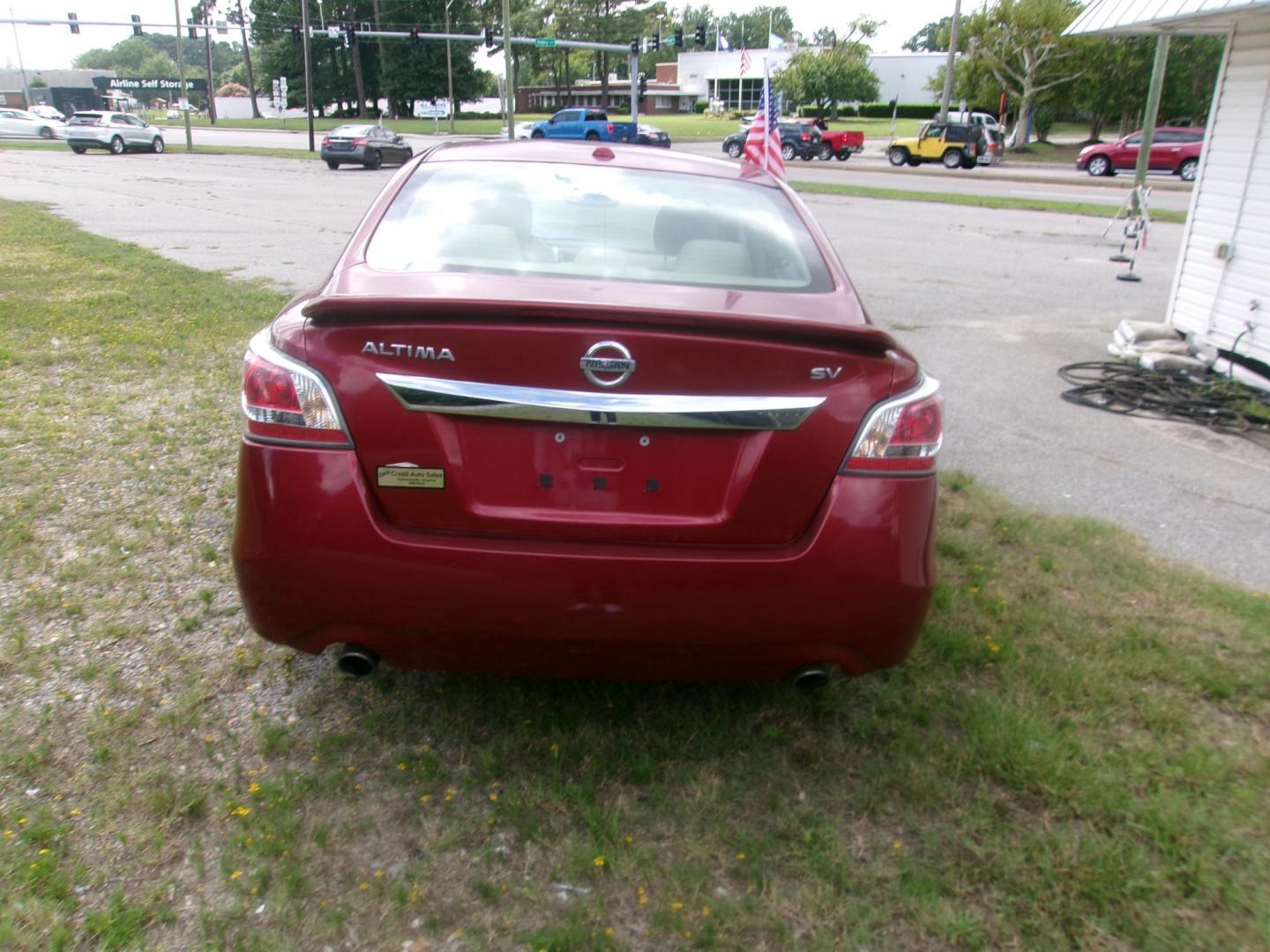 2015 Red Nissan Altima 2.5 S (1N4AL3AP3FC) with an 2.5L L4 DOHC 16V engine, Continuously Variable Transmission transmission, located at 2553 Airline Blvd, Portsmouth, VA, 23701, (757) 488-8331, 36.813889, -76.357597 - ***VEHICLE TERMS*** Down Payment: $999 Weekly Payment: $115 APR: 23.9% Repayment Terms: 42 Months *** CALL ELIZABETH SMITH - DIRECTOR OF MARKETING @ 757-488-8331 TO SCHEDULE YOUR APPOINTMENT TODAY AND GET PRE-APPROVED RIGHT OVER THE PHONE*** - Photo#6