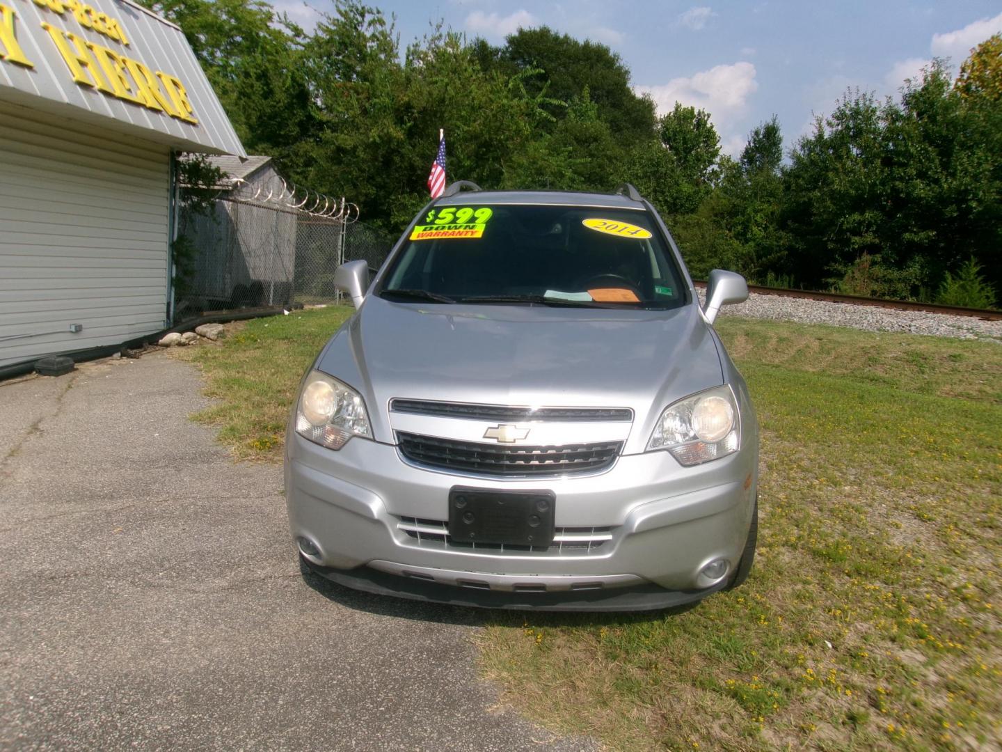 2014 Silver Chevrolet Captiva Sport LTZ FWD (3GNAL4EK3ES) with an 2.4L L4 DOHC 16V FFV engine, 6-Speed Automatic transmission, located at 2553 Airline Blvd, Portsmouth, VA, 23701, (757) 488-8331, 36.813889, -76.357597 - Photo#2