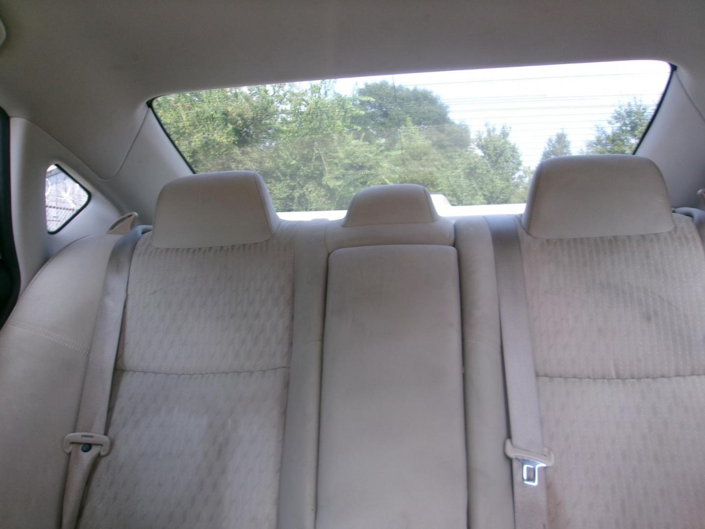 2016 White Nissan Altima 2.5 SL (1N4AL3AP8GC) with an 2.5L L4 DOHC 16V engine, CVT transmission, located at 2553 Airline Blvd, Portsmouth, VA, 23701, (757) 488-8331, 36.813889, -76.357597 - Photo#10
