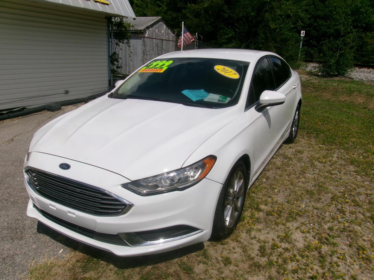 2017 White Ford Fusion SE (3FA6P0H73HR) with an 2.5L L4 DOHC 16V engine, 6A transmission, located at 2553 Airline Blvd, Portsmouth, VA, 23701, (757) 488-8331, 36.813889, -76.357597 - ***VEHICLE TERMS*** Down Payment: $999 Weekly Payment: $120 APR: 23.9% Repayment Terms: 42 Months *** CALL ELIZABETH SMITH - DIRECTOR OF MARKETING @ 757-488-8331 TO SCHEDULE YOUR APPOINTMENT TODAY AND GET PRE-APPROVED RIGHT OVER THE PHONE*** - Photo#1