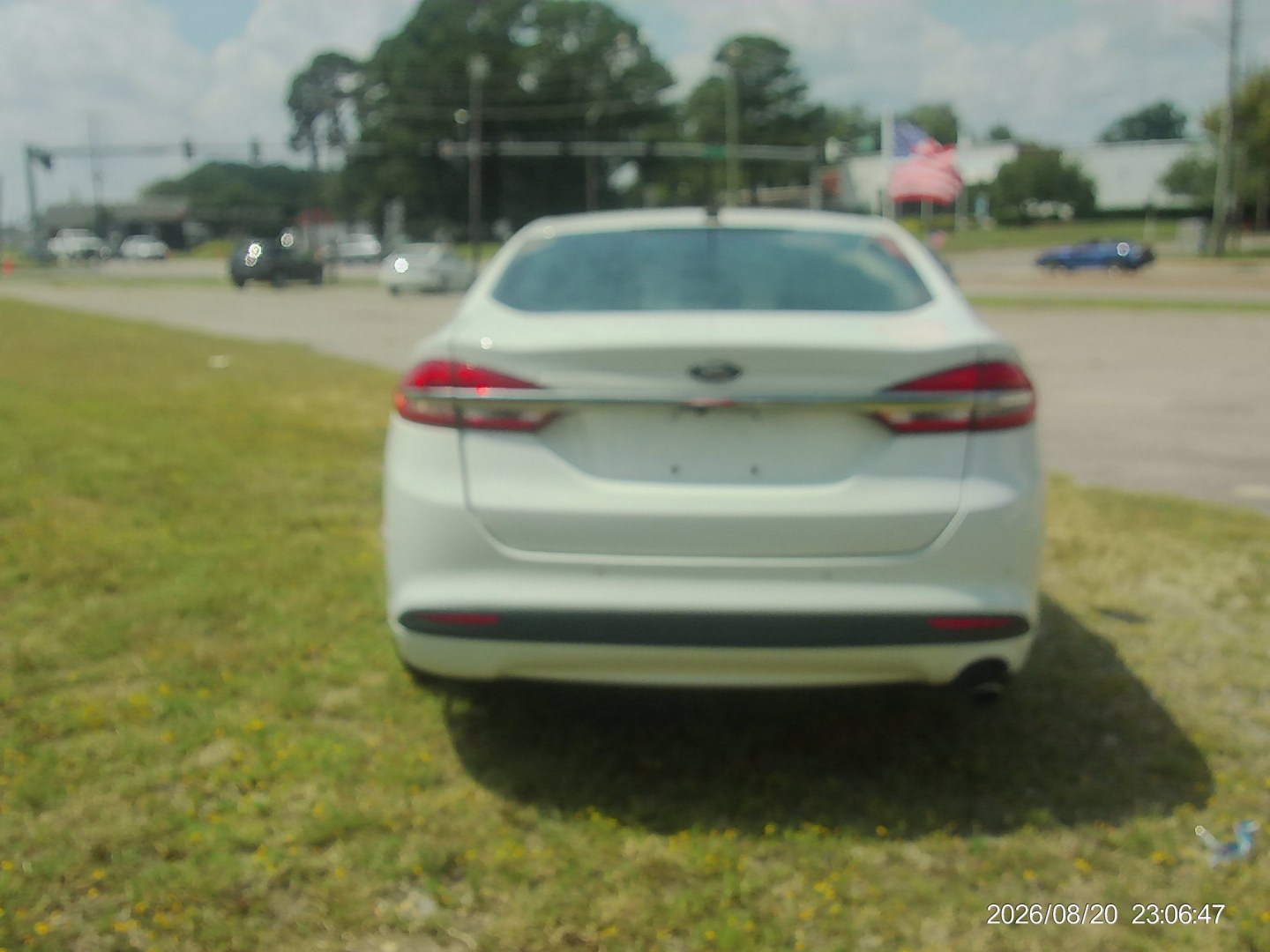 2017 White Ford Fusion SE (3FA6P0H73HR) with an 2.5L L4 DOHC 16V engine, 6A transmission, located at 2553 Airline Blvd, Portsmouth, VA, 23701, (757) 488-8331, 36.813889, -76.357597 - ***VEHICLE TERMS*** Down Payment: $799 Weekly Payment: $115 APR: 23.9% Repayment Terms: 42 Months *** CALL ELIZABETH SMITH - DIRECTOR OF MARKETING @ 757-488-8331 TO SCHEDULE YOUR APPOINTMENT TODAY AND GET PRE-APPROVED RIGHT OVER THE PHONE***- Photo#6