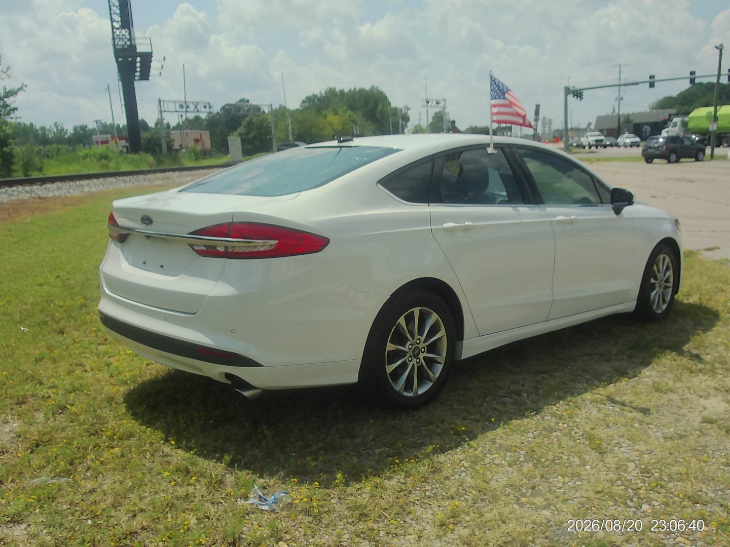 2017 White Ford Fusion SE (3FA6P0H73HR) with an 2.5L L4 DOHC 16V engine, 6A transmission, located at 2553 Airline Blvd, Portsmouth, VA, 23701, (757) 488-8331, 36.813889, -76.357597 - ***VEHICLE TERMS*** Down Payment: $799 Weekly Payment: $115 APR: 23.9% Repayment Terms: 42 Months *** CALL ELIZABETH SMITH - DIRECTOR OF MARKETING @ 757-488-8331 TO SCHEDULE YOUR APPOINTMENT TODAY AND GET PRE-APPROVED RIGHT OVER THE PHONE***- Photo#5