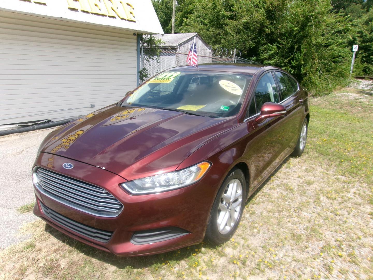 2016 Red Ford Fusion SE (3FA6P0H77GR) with an 2.5L L4 DOHC 16V engine, 6-Speed Automatic transmission, located at 2553 Airline Blvd, Portsmouth, VA, 23701, (757) 488-8331, 36.813889, -76.357597 - ***VEHICLE TERMS*** Down Payment: $899 Weekly Payment: $115 APR: 23.9% Repayment Terms: 42 Months *** CALL ELIZABETH SMITH - DIRECTOR OF MARKETING @ 757-488-8331 TO SCHEDULE YOUR APPOINTMENT TODAY AND GET PRE-APPROVED RIGHT OVER THE PHONE*** - Photo#1