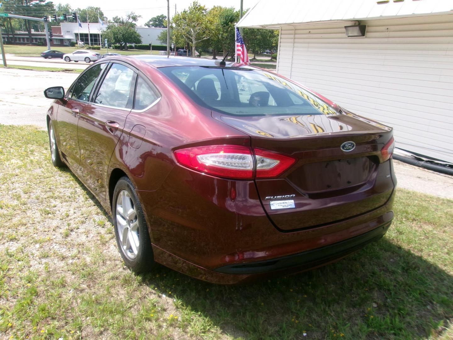 2016 Red Ford Fusion SE (3FA6P0H77GR) with an 2.5L L4 DOHC 16V engine, 6-Speed Automatic transmission, located at 2553 Airline Blvd, Portsmouth, VA, 23701, (757) 488-8331, 36.813889, -76.357597 - ***VEHICLE TERMS*** Down Payment: $899 Weekly Payment: $115 APR: 23.9% Repayment Terms: 42 Months *** CALL ELIZABETH SMITH - DIRECTOR OF MARKETING @ 757-488-8331 TO SCHEDULE YOUR APPOINTMENT TODAY AND GET PRE-APPROVED RIGHT OVER THE PHONE*** - Photo#7