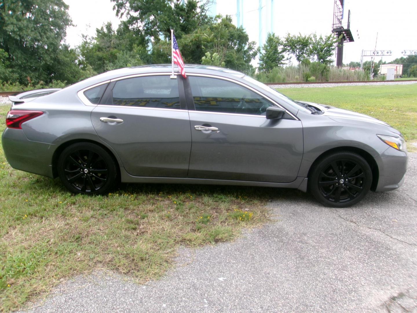 2017 Gray Nissan Altima 2.5 S (1N4AL3AP1HC) with an 2.5L L4 DOHC 16V engine, CVT transmission, located at 2553 Airline Blvd, Portsmouth, VA, 23701, (757) 488-8331, 36.813889, -76.357597 - ***VEHICLE TERMS*** Down Payment: $799 Weekly Payment: $115 APR: 23.9% Repayment Terms: 42 Months *** CALL ELIZABETH SMITH - DIRECTOR OF MARKETING @ 757-488-8331 TO SCHEDULE YOUR APPOINTMENT TODAY AND GET PRE-APPROVED RIGHT OVER THE PHONE*** - Photo#3