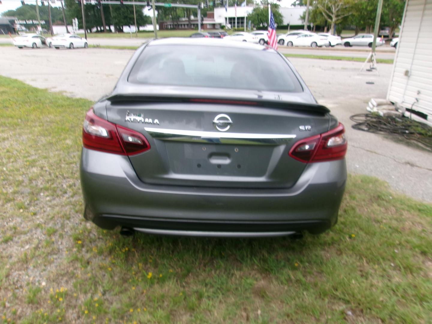 2017 Gray Nissan Altima 2.5 S (1N4AL3AP1HC) with an 2.5L L4 DOHC 16V engine, CVT transmission, located at 2553 Airline Blvd, Portsmouth, VA, 23701, (757) 488-8331, 36.813889, -76.357597 - ***VEHICLE TERMS*** Down Payment: $799 Weekly Payment: $115 APR: 23.9% Repayment Terms: 42 Months *** CALL ELIZABETH SMITH - DIRECTOR OF MARKETING @ 757-488-8331 TO SCHEDULE YOUR APPOINTMENT TODAY AND GET PRE-APPROVED RIGHT OVER THE PHONE*** - Photo#5