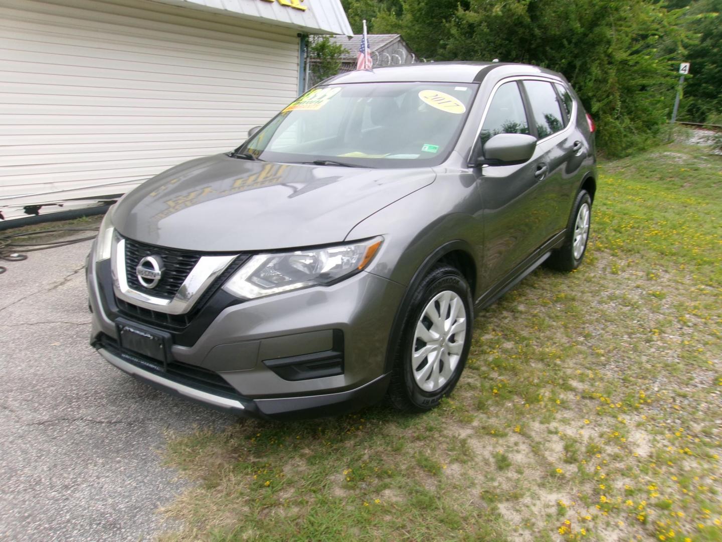2017 Silver Nissan Rogue SV 2WD (JN8AT2MT8HW) with an 2.5L L4 DOHC 16V engine, CVT transmission, located at 2553 Airline Blvd, Portsmouth, VA, 23701, (757) 488-8331, 36.813889, -76.357597 - ***VEHICLE TERMS*** Down Payment: $899 Weekly Payment: $110 APR: 23.9% Repayment Terms: 42 Months *** CALL ELIZABETH SMITH - DIRECTOR OF MARKETING @ 757-488-8331 TO SCHEDULE YOUR APPOINTMENT TODAY AND GET PRE-APPROVED RIGHT OVER THE PHONE*** - Photo#1