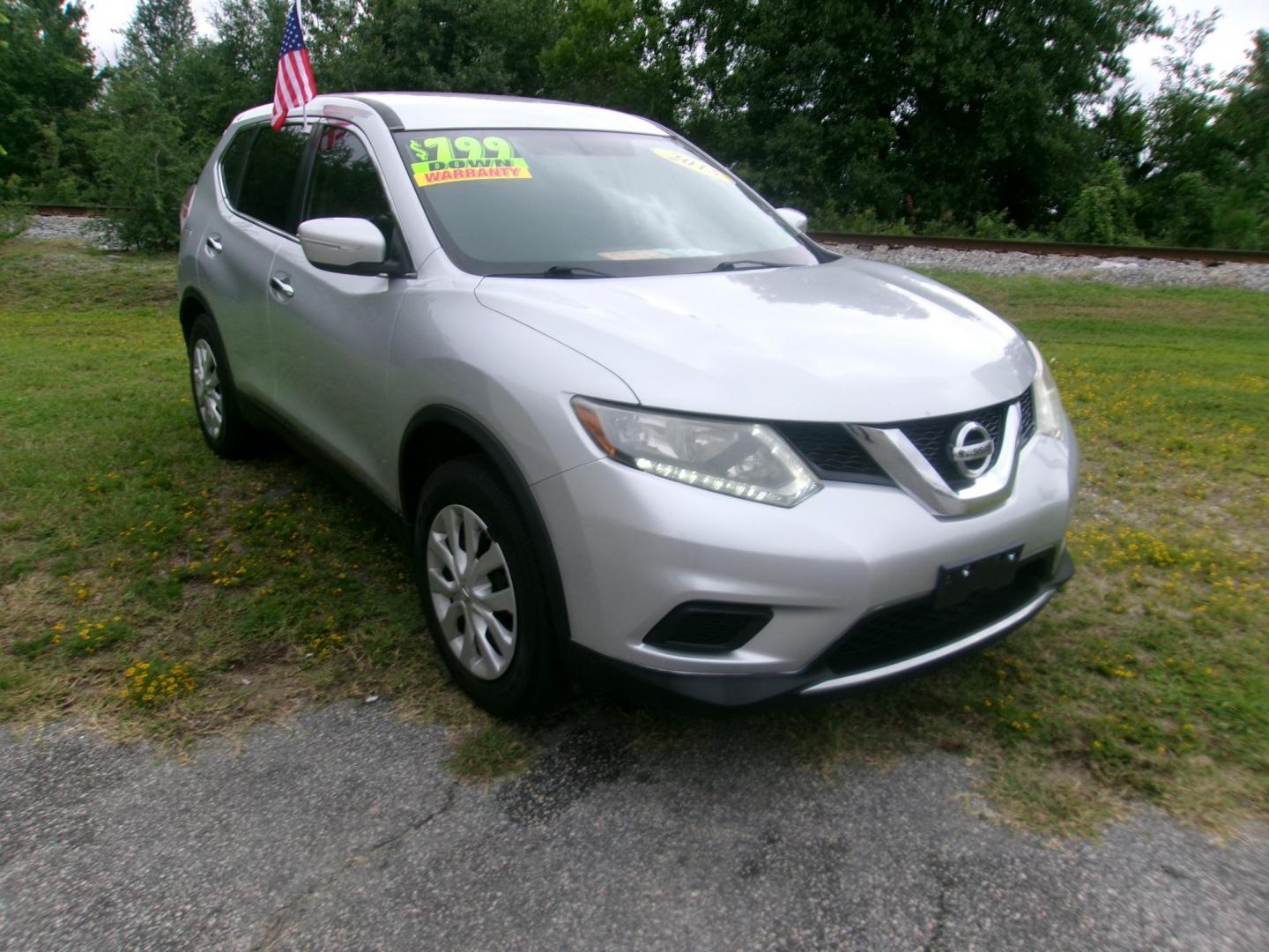 2015 Silver Nissan Rogue S AWD (KNMAT2MV2FP) with an 2.5L L4 DOHC 16V engine, Continuously Variable Transmission transmission, located at 2553 Airline Blvd, Portsmouth, VA, 23701, (757) 488-8331, 36.813889, -76.357597 - ***VEHICLE TERMS*** Down Payment: $799 Weekly Payment: $110 APR: 23.9% Repayment Terms: 42 Months *** CALL ELIZABETH SMITH - DIRECTOR OF MARKETING @ 757-488-8331 TO SCHEDULE YOUR APPOINTMENT TODAY AND GET PRE-APPROVED RIGHT OVER THE PHONE*** - Photo#3
