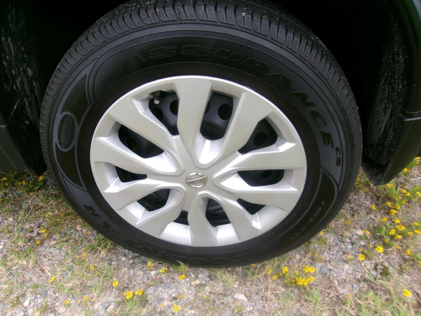 2015 Silver Nissan Rogue S AWD (KNMAT2MV2FP) with an 2.5L L4 DOHC 16V engine, Continuously Variable Transmission transmission, located at 2553 Airline Blvd, Portsmouth, VA, 23701, (757) 488-8331, 36.813889, -76.357597 - ***VEHICLE TERMS*** Down Payment: $799 Weekly Payment: $110 APR: 23.9% Repayment Terms: 42 Months *** CALL ELIZABETH SMITH - DIRECTOR OF MARKETING @ 757-488-8331 TO SCHEDULE YOUR APPOINTMENT TODAY AND GET PRE-APPROVED RIGHT OVER THE PHONE*** - Photo#8