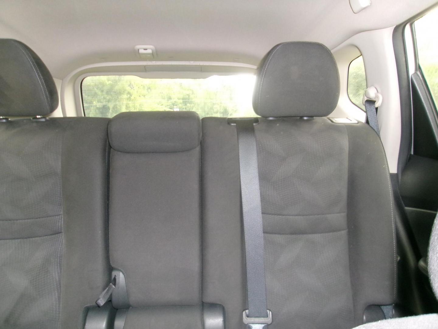2015 Silver Nissan Rogue S AWD (KNMAT2MV2FP) with an 2.5L L4 DOHC 16V engine, Continuously Variable Transmission transmission, located at 2553 Airline Blvd, Portsmouth, VA, 23701, (757) 488-8331, 36.813889, -76.357597 - ***VEHICLE TERMS*** Down Payment: $799 Weekly Payment: $110 APR: 23.9% Repayment Terms: 42 Months *** CALL ELIZABETH SMITH - DIRECTOR OF MARKETING @ 757-488-8331 TO SCHEDULE YOUR APPOINTMENT TODAY AND GET PRE-APPROVED RIGHT OVER THE PHONE*** - Photo#10
