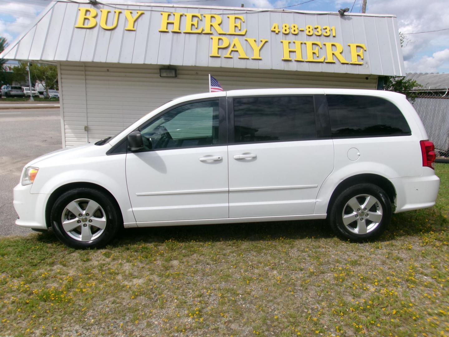 2014 White Dodge Grand Caravan SE (2C4RDGBGXER) with an 3.6L V6 DOHC 24V engine, 6-Speed Automatic transmission, located at 2553 Airline Blvd, Portsmouth, VA, 23701, (757) 488-8331, 36.813889, -76.357597 - ***VEHICLE TERMS*** Down Payment: $799 Weekly Payment: $110 APR: 23.9% Repayment Terms: 42 Months *** CALL ELIZABETH SMITH - DIRECTOR OF MARKETING @ 757-488-8331 TO SCHEDULE YOUR APPOINTMENT TODAY AND GET PRE-APPROVED RIGHT OVER THE PHONE*** - Photo#0