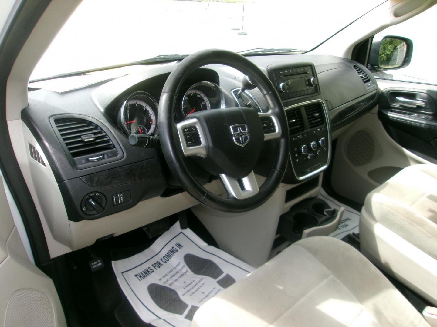 2014 White Dodge Grand Caravan SE (2C4RDGBGXER) with an 3.6L V6 DOHC 24V engine, 6-Speed Automatic transmission, located at 2553 Airline Blvd, Portsmouth, VA, 23701, (757) 488-8331, 36.813889, -76.357597 - ***VEHICLE TERMS*** Down Payment: $799 Weekly Payment: $110 APR: 23.9% Repayment Terms: 42 Months *** CALL ELIZABETH SMITH - DIRECTOR OF MARKETING @ 757-488-8331 TO SCHEDULE YOUR APPOINTMENT TODAY AND GET PRE-APPROVED RIGHT OVER THE PHONE*** - Photo#9