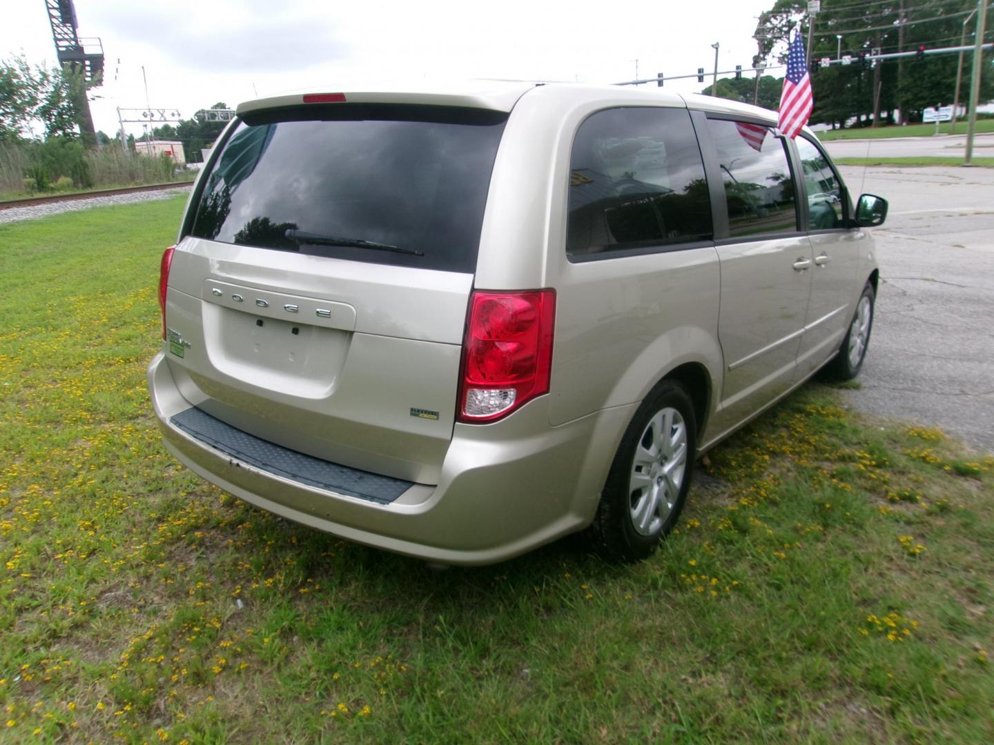 2014 Tan Dodge Grand Caravan SE (2C4RDGBG2ER) with an 3.6L V6 DOHC 24V engine, 6-Speed Automatic transmission, located at 2553 Airline Blvd, Portsmouth, VA, 23701, (757) 488-8331, 36.813889, -76.357597 - ***VEHICLE TERMS*** Down Payment: $899 Weekly Payment: $110 APR: 23.9% Repayment Terms: 42 Months *** CALL ELIZABETH SMITH - DIRECTOR OF MARKETING @ 757-488-8331 TO SCHEDULE YOUR APPOINTMENT TODAY AND GET PRE-APPROVED RIGHT OVER THE PHONE*** - Photo#5