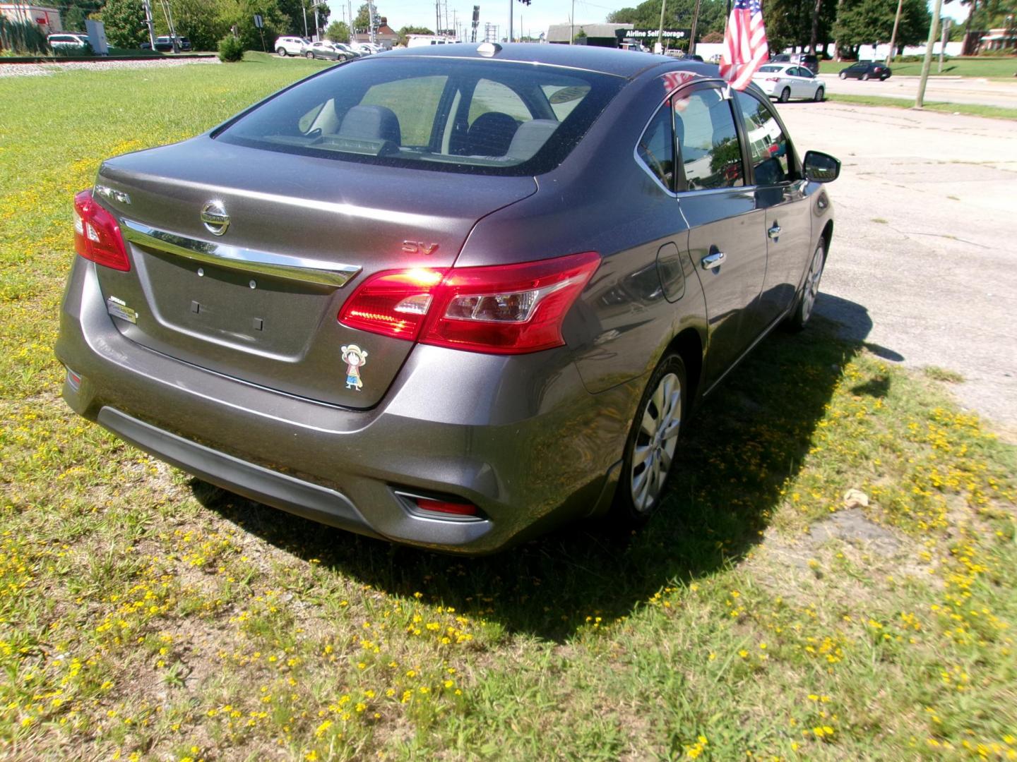 2016 Gray Nissan Sentra FE+ S (3N1AB7AP6GY) with an 1.8L L4 SFI DOHC 16V engine, CVT transmission, located at 2553 Airline Blvd, Portsmouth, VA, 23701, (757) 488-8331, 36.813889, -76.357597 - Photo#5