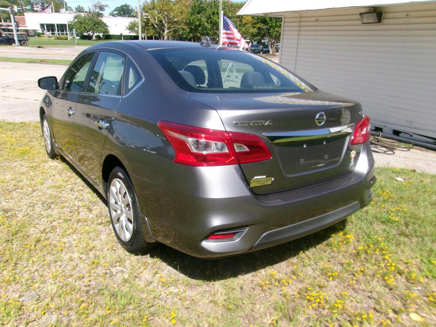 2016 Gray Nissan Sentra FE+ S (3N1AB7AP6GY) with an 1.8L L4 SFI DOHC 16V engine, CVT transmission, located at 2553 Airline Blvd, Portsmouth, VA, 23701, (757) 488-8331, 36.813889, -76.357597 - Photo#7