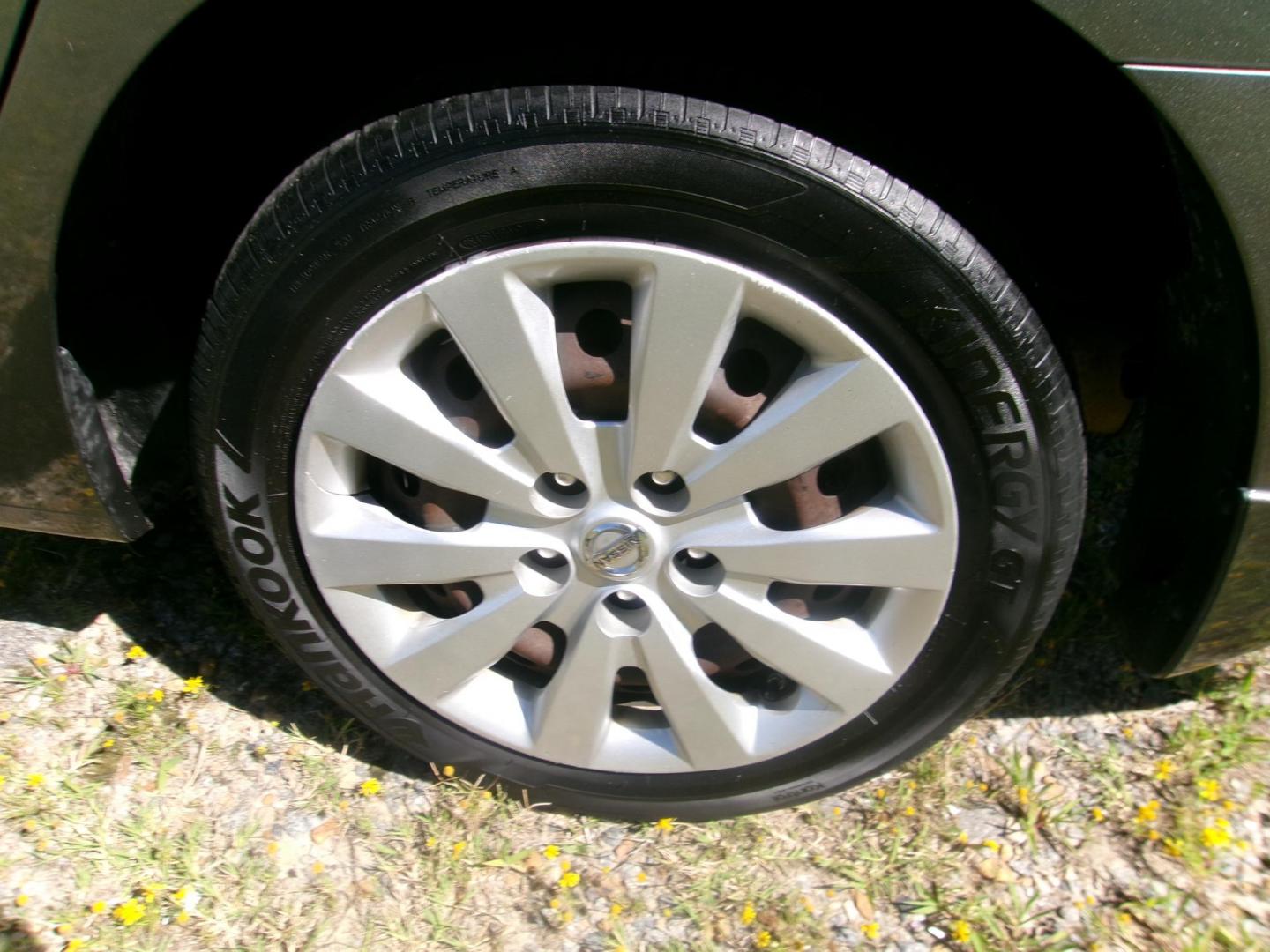 2016 Gray Nissan Sentra FE+ S (3N1AB7AP6GY) with an 1.8L L4 SFI DOHC 16V engine, CVT transmission, located at 2553 Airline Blvd, Portsmouth, VA, 23701, (757) 488-8331, 36.813889, -76.357597 - Photo#8