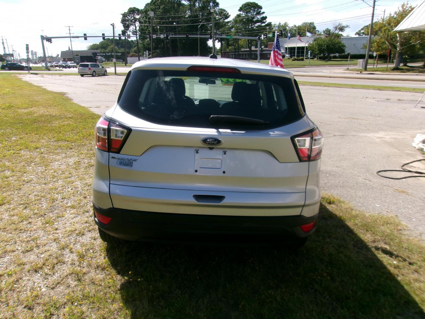 2018 Silver Ford Escape S FWD (1FMCU0F71JU) with an 2.5L L4 DOHC 16V engine, 6A transmission, located at 2553 Airline Blvd, Portsmouth, VA, 23701, (757) 488-8331, 36.813889, -76.357597 - ***VEHICLE TERMS*** Down Payment: $499 Weekly Payment: $110 APR: 23.9% Repayment Terms: 42 Months *** CALL ELIZABETH SMITH - DIRECTOR OF MARKETING @ 757-488-8331 TO SCHEDULE YOUR APPOINTMENT TODAY AND GET PRE-APPROVED RIGHT OVER THE PHONE*** - Photo#6