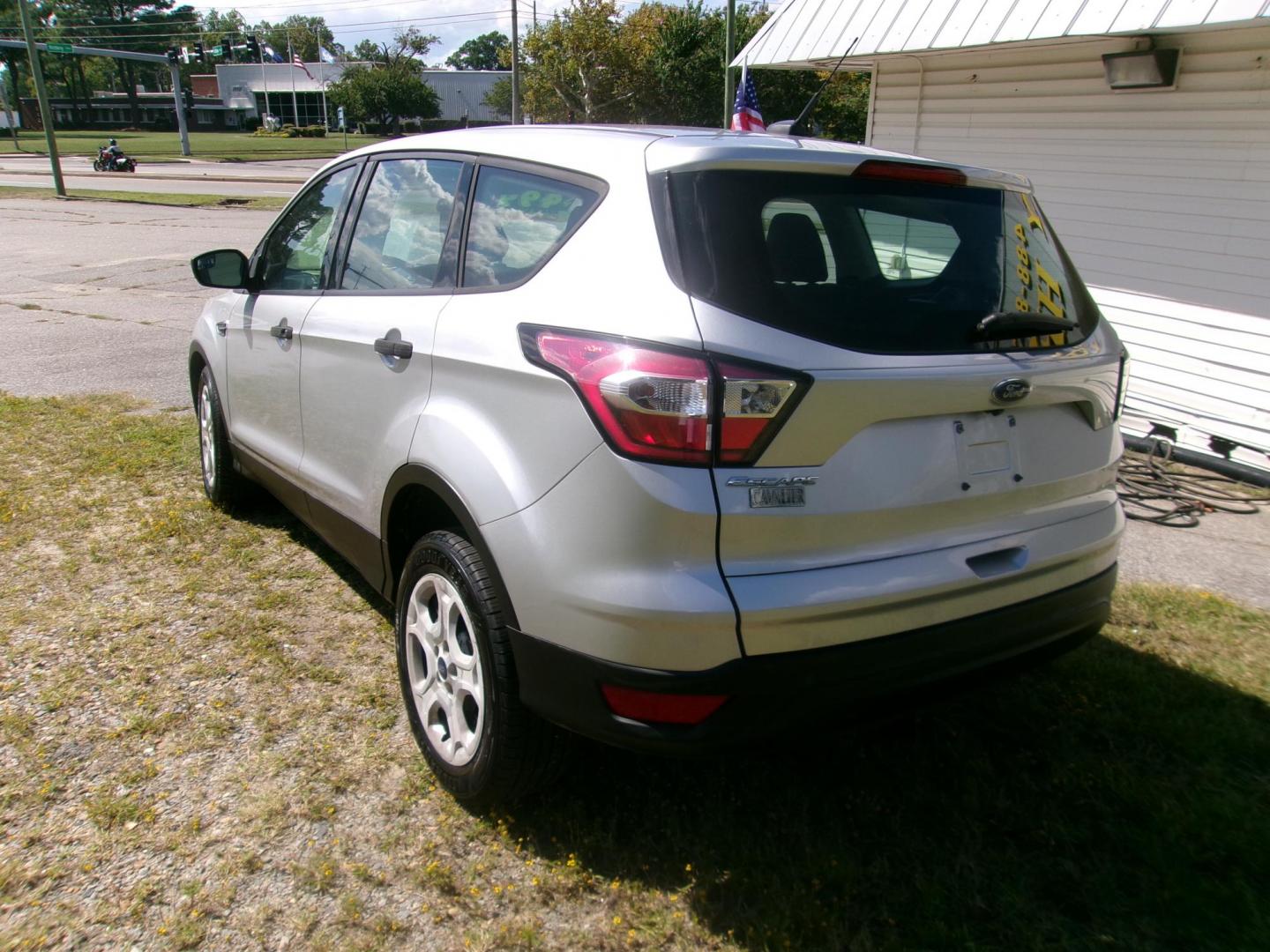 2018 Silver Ford Escape S FWD (1FMCU0F71JU) with an 2.5L L4 DOHC 16V engine, 6A transmission, located at 2553 Airline Blvd, Portsmouth, VA, 23701, (757) 488-8331, 36.813889, -76.357597 - ***VEHICLE TERMS*** Down Payment: $499 Weekly Payment: $110 APR: 23.9% Repayment Terms: 42 Months *** CALL ELIZABETH SMITH - DIRECTOR OF MARKETING @ 757-488-8331 TO SCHEDULE YOUR APPOINTMENT TODAY AND GET PRE-APPROVED RIGHT OVER THE PHONE*** - Photo#7