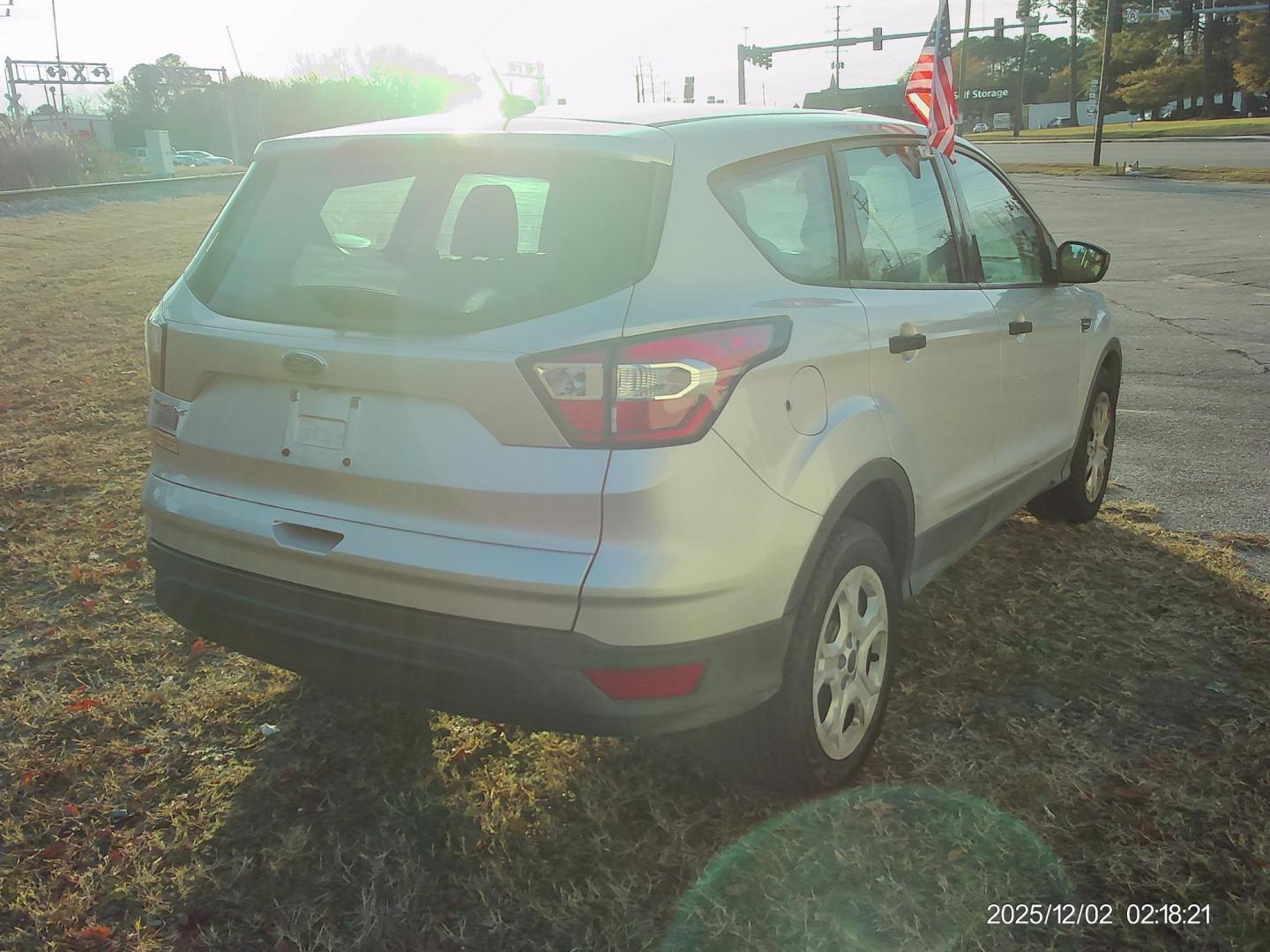 2018 Silver Ford Escape S FWD (1FMCU0F71JU) with an 2.5L L4 DOHC 16V engine, 6A transmission, located at 2553 Airline Blvd, Portsmouth, VA, 23701, (757) 488-8331, 36.813889, -76.357597 - Photo#5