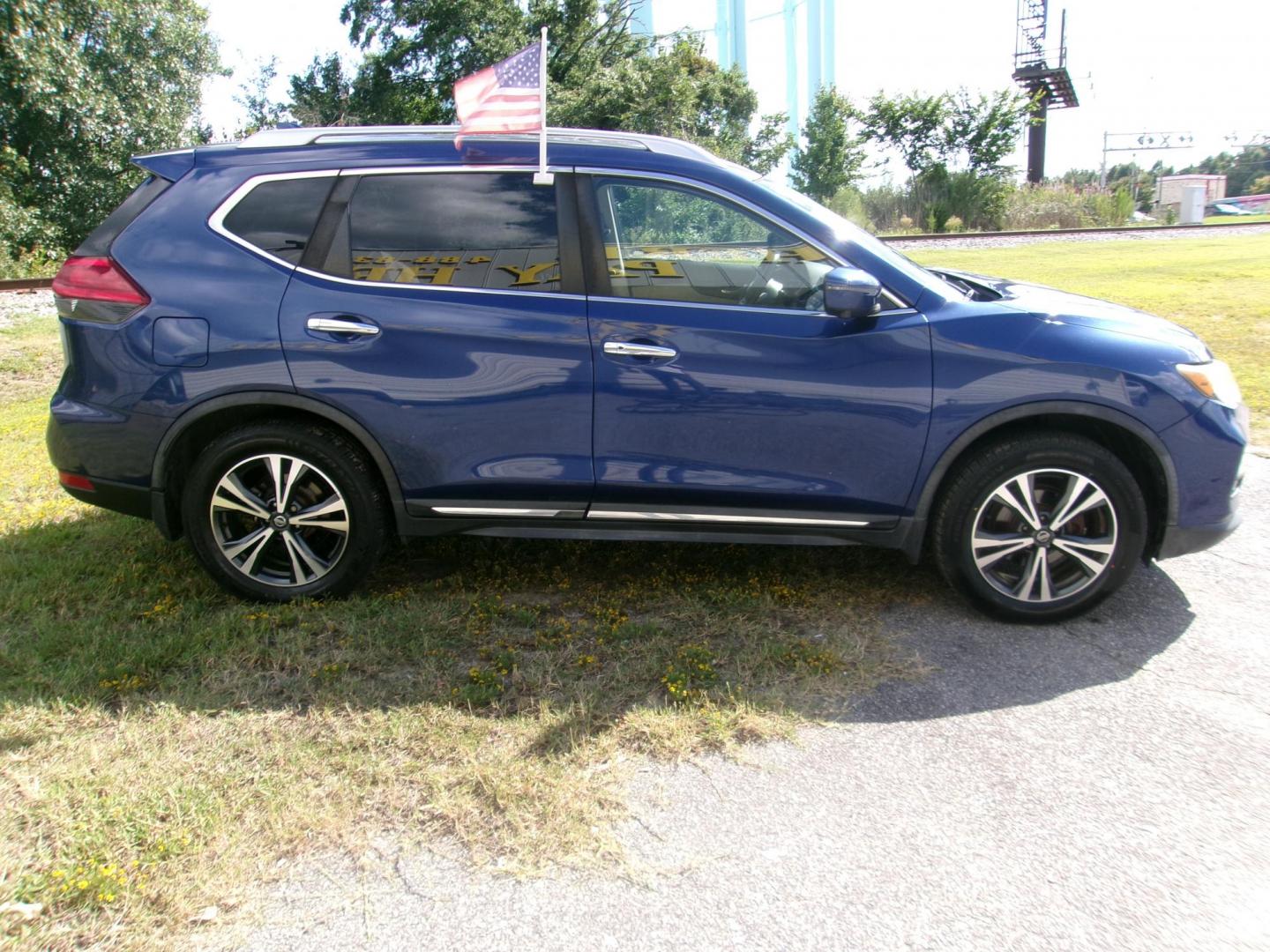 2017 Blue Nissan Rogue SL AWD (JN8AT2MV3HW) with an 2.5L L4 DOHC 16V engine, CVT transmission, located at 2553 Airline Blvd, Portsmouth, VA, 23701, (757) 488-8331, 36.813889, -76.357597 - ***VEHICLE TERMS*** Down Payment: $999 Weekly Payment: $120 APR: 23.9% Repayment Terms: 42 Months *** CALL ELIZABETH SMITH - DIRECTOR OF MARKETING @ 757-488-8331 TO SCHEDULE YOUR APPOINTMENT TODAY AND GET PRE-APPROVED RIGHT OVER THE PHONE*** - Photo#4