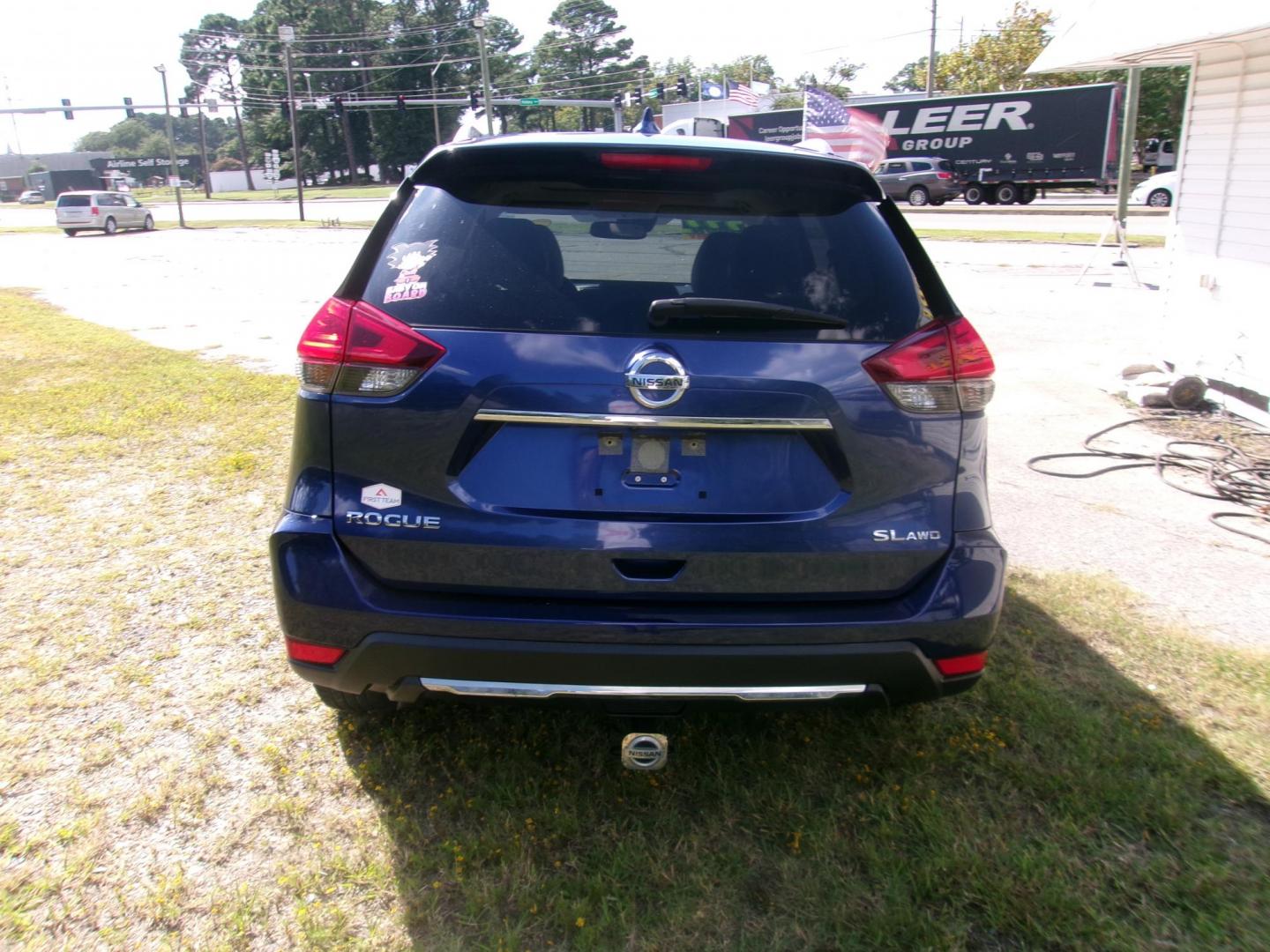 2017 Blue Nissan Rogue SL AWD (JN8AT2MV3HW) with an 2.5L L4 DOHC 16V engine, CVT transmission, located at 2553 Airline Blvd, Portsmouth, VA, 23701, (757) 488-8331, 36.813889, -76.357597 - ***VEHICLE TERMS*** Down Payment: $999 Weekly Payment: $120 APR: 23.9% Repayment Terms: 42 Months *** CALL ELIZABETH SMITH - DIRECTOR OF MARKETING @ 757-488-8331 TO SCHEDULE YOUR APPOINTMENT TODAY AND GET PRE-APPROVED RIGHT OVER THE PHONE*** - Photo#6