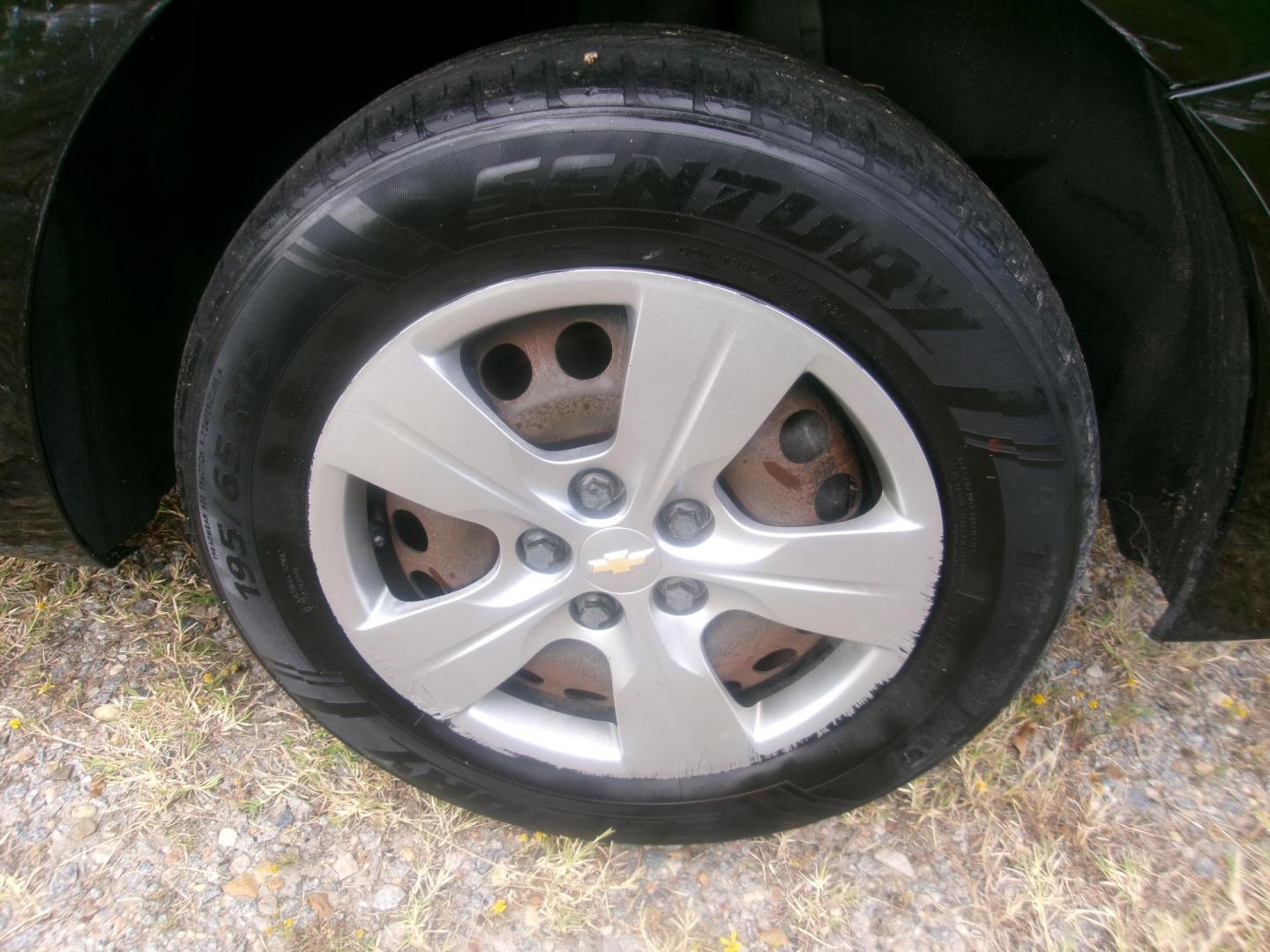 2017 Black Chevrolet Cruze LS Auto (1G1BC5SM3H7) with an 1.4L L4 DOHC 16V TURBO engine, 6A transmission, located at 2553 Airline Blvd, Portsmouth, VA, 23701, (757) 488-8331, 36.813889, -76.357597 - Photo#8