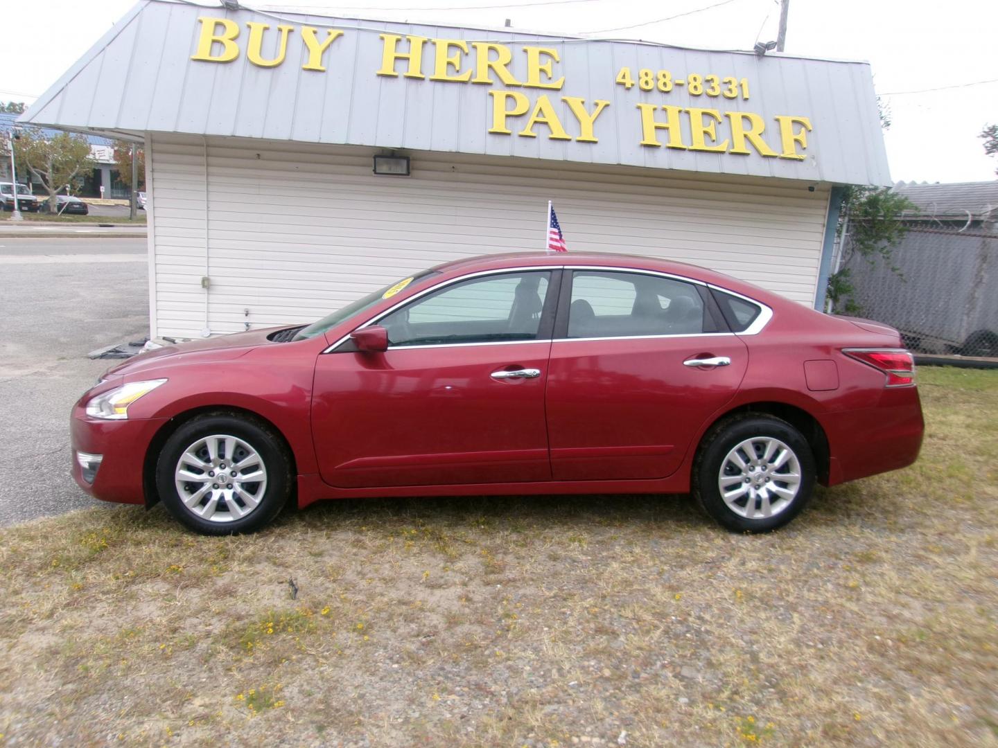 2015 Red Nissan Altima 2.5 S (1N4AL3AP8FC) with an 2.5L L4 DOHC 16V engine, Continuously Variable Transmission transmission, located at 2553 Airline Blvd, Portsmouth, VA, 23701, (757) 488-8331, 36.813889, -76.357597 - Photo#0