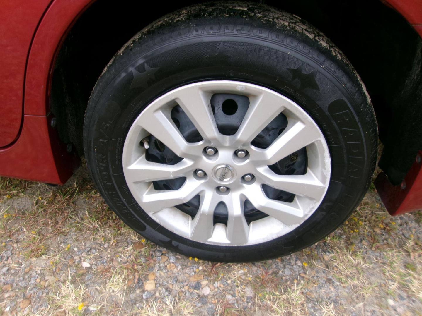 2015 Red Nissan Altima 2.5 S (1N4AL3AP8FC) with an 2.5L L4 DOHC 16V engine, Continuously Variable Transmission transmission, located at 2553 Airline Blvd, Portsmouth, VA, 23701, (757) 488-8331, 36.813889, -76.357597 - Photo#8