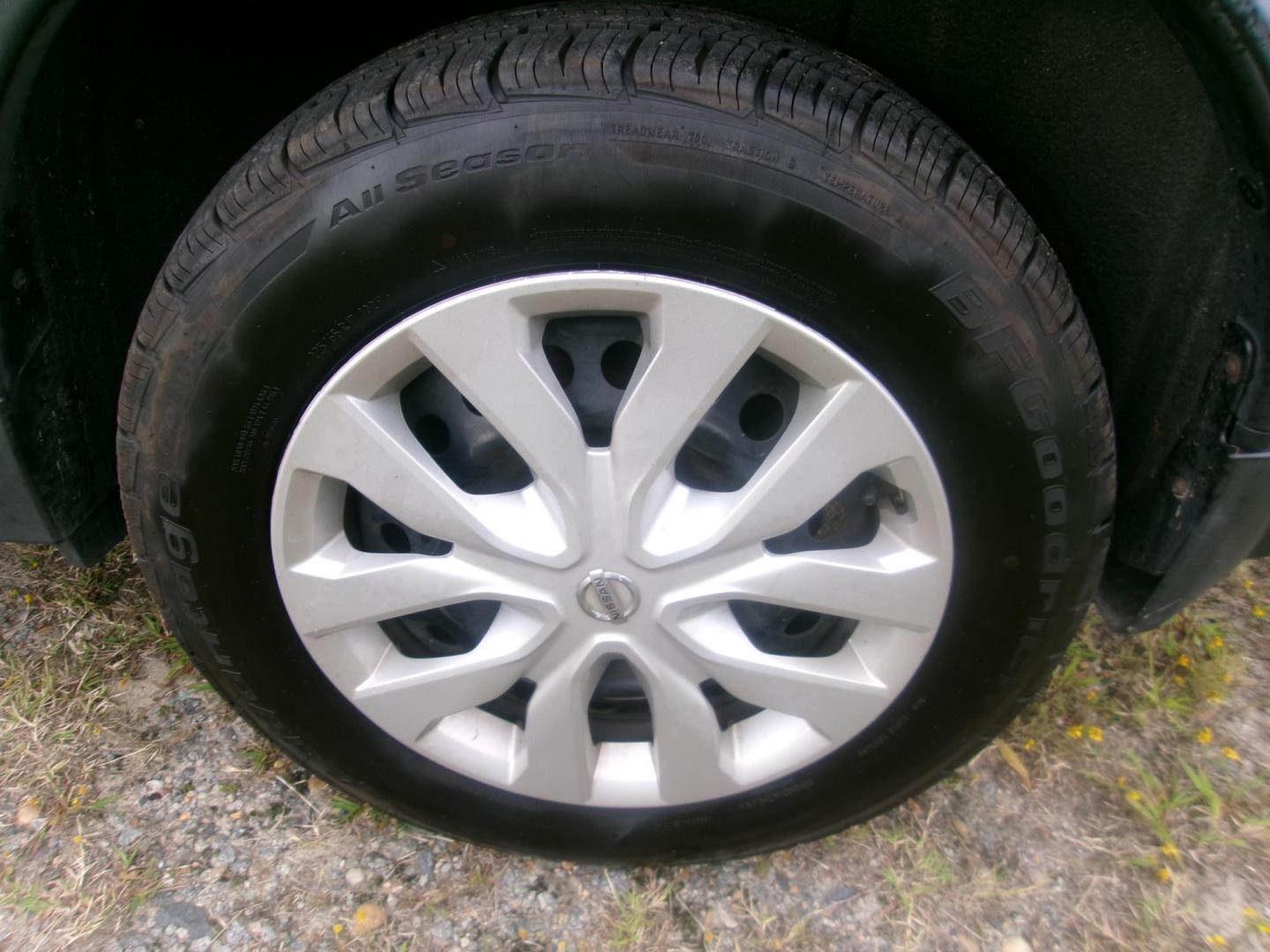 2017 Blue Nissan Rogue SL AWD (JN8AT2MV9HW) with an 2.5L L4 DOHC 16V engine, CVT transmission, located at 2553 Airline Blvd, Portsmouth, VA, 23701, (757) 488-8331, 36.813889, -76.357597 - ***VEHICLE TERMS*** Down Payment: $799 Weekly Payment: $110 APR: 23.9% Repayment Terms: 42 Months *** CALL ELIZABETH SMITH - DIRECTOR OF MARKETING @ 757-488-8331 TO SCHEDULE YOUR APPOINTMENT TODAY AND GET PRE-APPROVED RIGHT OVER THE PHONE*** - Photo#8