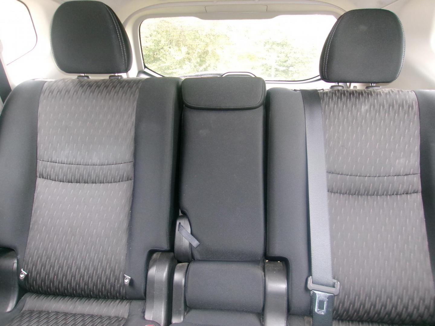 2017 Blue Nissan Rogue SL AWD (JN8AT2MV9HW) with an 2.5L L4 DOHC 16V engine, CVT transmission, located at 2553 Airline Blvd, Portsmouth, VA, 23701, (757) 488-8331, 36.813889, -76.357597 - ***VEHICLE TERMS*** Down Payment: $799 Weekly Payment: $110 APR: 23.9% Repayment Terms: 42 Months *** CALL ELIZABETH SMITH - DIRECTOR OF MARKETING @ 757-488-8331 TO SCHEDULE YOUR APPOINTMENT TODAY AND GET PRE-APPROVED RIGHT OVER THE PHONE*** - Photo#10