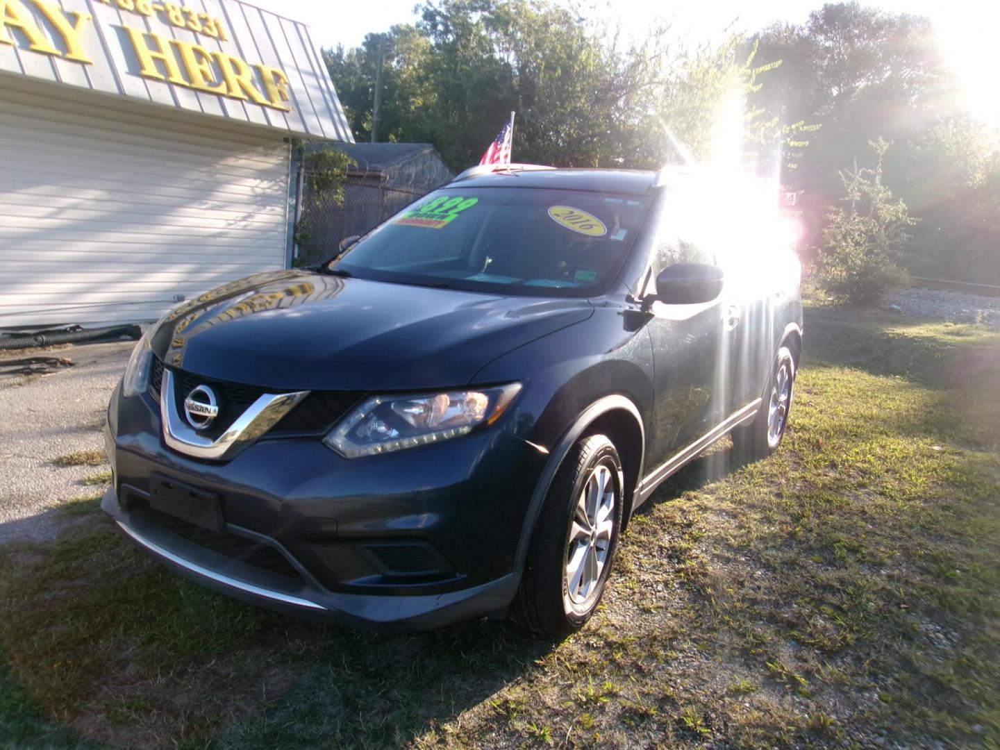 2016 Blue Nissan Rogue S 2WD (KNMAT2MT8GP) with an 2.5L L4 DOHC 16V engine, CVT transmission, located at 2553 Airline Blvd, Portsmouth, VA, 23701, (757) 488-8331, 36.813889, -76.357597 - ***VEHICLE TERMS*** Down Payment: $899 Weekly Payment: $115 APR: 23.9% Repayment Terms: 42 Months *** CALL ELIZABETH SMITH - DIRECTOR OF MARKETING @ 757-488-8331 TO SCHEDULE YOUR APPOINTMENT TODAY AND GET PRE-APPROVED RIGHT OVER THE PHONE*** - Photo#1