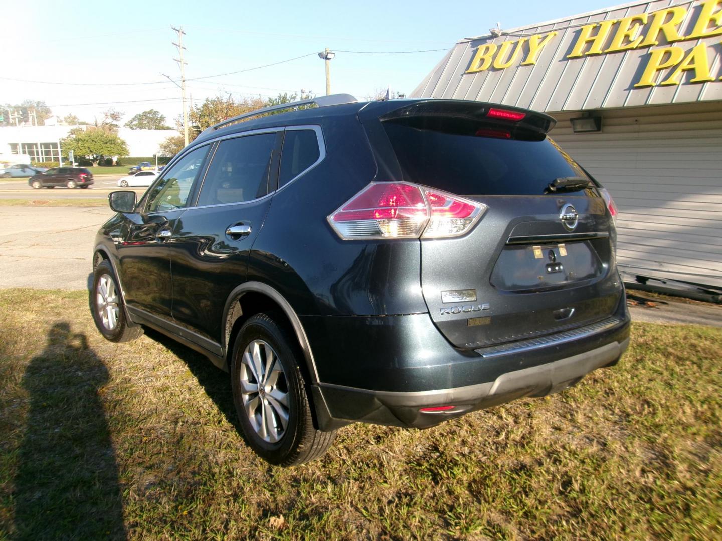 2016 Blue Nissan Rogue S 2WD (KNMAT2MT8GP) with an 2.5L L4 DOHC 16V engine, CVT transmission, located at 2553 Airline Blvd, Portsmouth, VA, 23701, (757) 488-8331, 36.813889, -76.357597 - ***VEHICLE TERMS*** Down Payment: $899 Weekly Payment: $115 APR: 23.9% Repayment Terms: 42 Months *** CALL ELIZABETH SMITH - DIRECTOR OF MARKETING @ 757-488-8331 TO SCHEDULE YOUR APPOINTMENT TODAY AND GET PRE-APPROVED RIGHT OVER THE PHONE*** - Photo#7