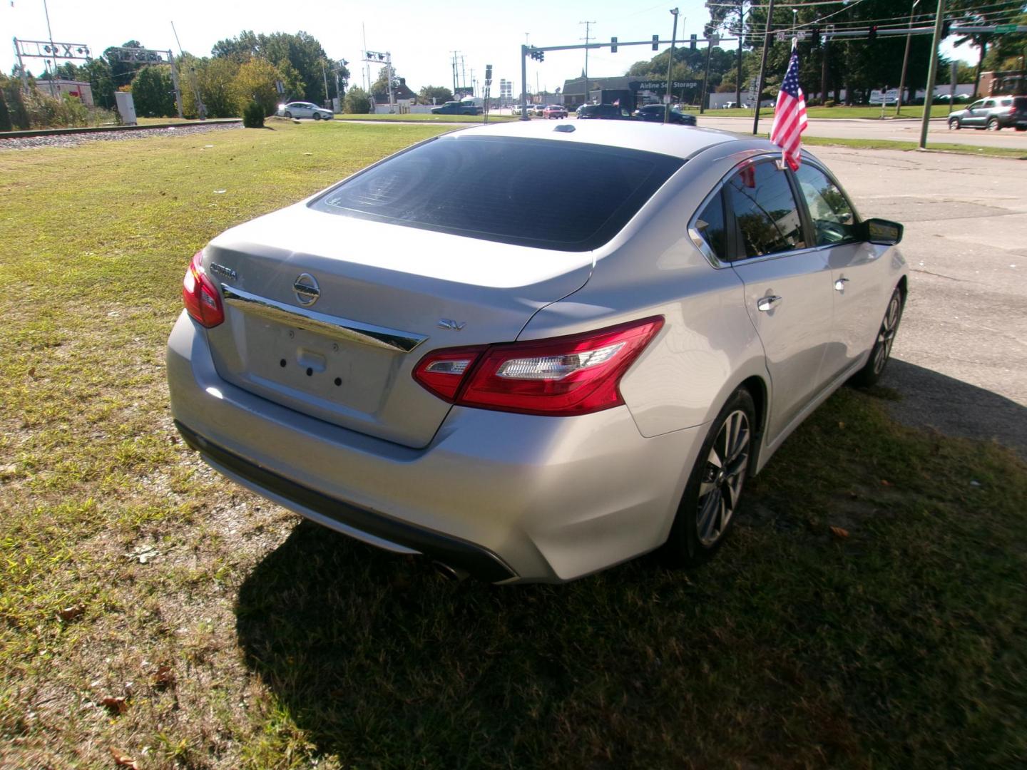2017 Silver Nissan Altima 2.5 S (1N4AL3AP5HC) with an 2.5L L4 DOHC 16V engine, CVT transmission, located at 2553 Airline Blvd, Portsmouth, VA, 23701, (757) 488-8331, 36.813889, -76.357597 - ***VEHICLE TERMS*** Down Payment: $899 Weekly Payment: $120 APR: 23.9% Repayment Terms: 42 Months *** CALL ELIZABETH SMITH - DIRECTOR OF MARKETING @ 757-488-8331 TO SCHEDULE YOUR APPOINTMENT TODAY AND GET PRE-APPROVED RIGHT OVER THE PHONE*** - Photo#5