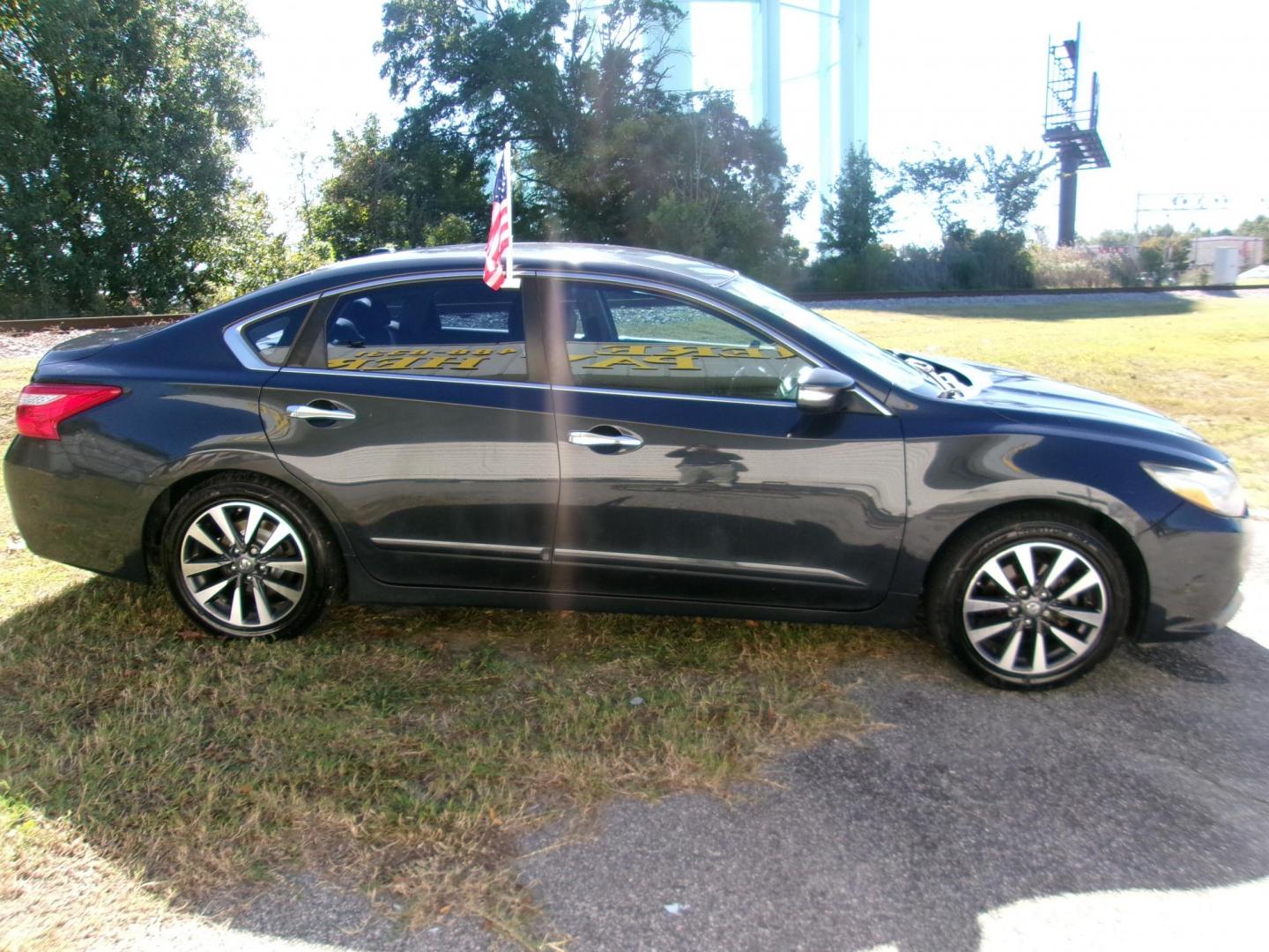 2016 Blue Nissan Altima 2.5 SL (1N4AL3AP7GC) with an 2.5L L4 DOHC 16V engine, CVT transmission, located at 2553 Airline Blvd, Portsmouth, VA, 23701, (757) 488-8331, 36.813889, -76.357597 - ***VEHICLE TERMS*** Down Payment: $699 Weekly Payment: $110 APR: 23.9% Repayment Terms: 42 Months *** CALL ELIZABETH SMITH - DIRECTOR OF MARKETING @ 757-488-8331 TO SCHEDULE YOUR APPOINTMENT TODAY AND GET PRE-APPROVED RIGHT OVER THE PHONE*** - Photo#4